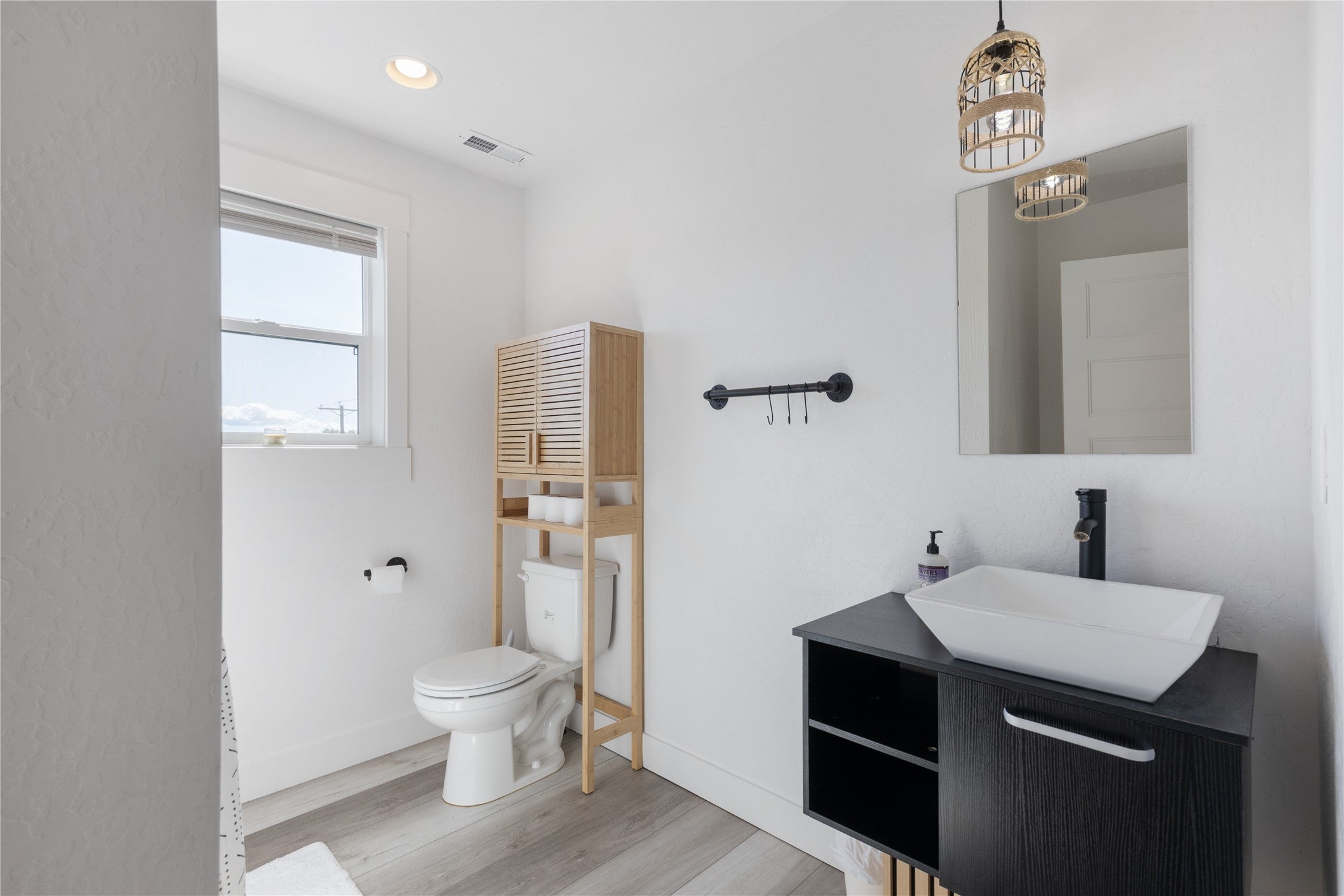 Kalispell, Montana, 59901, United States, 3 Bedrooms Bedrooms, ,3 BathroomsBathrooms,Residential,For Sale,1848783