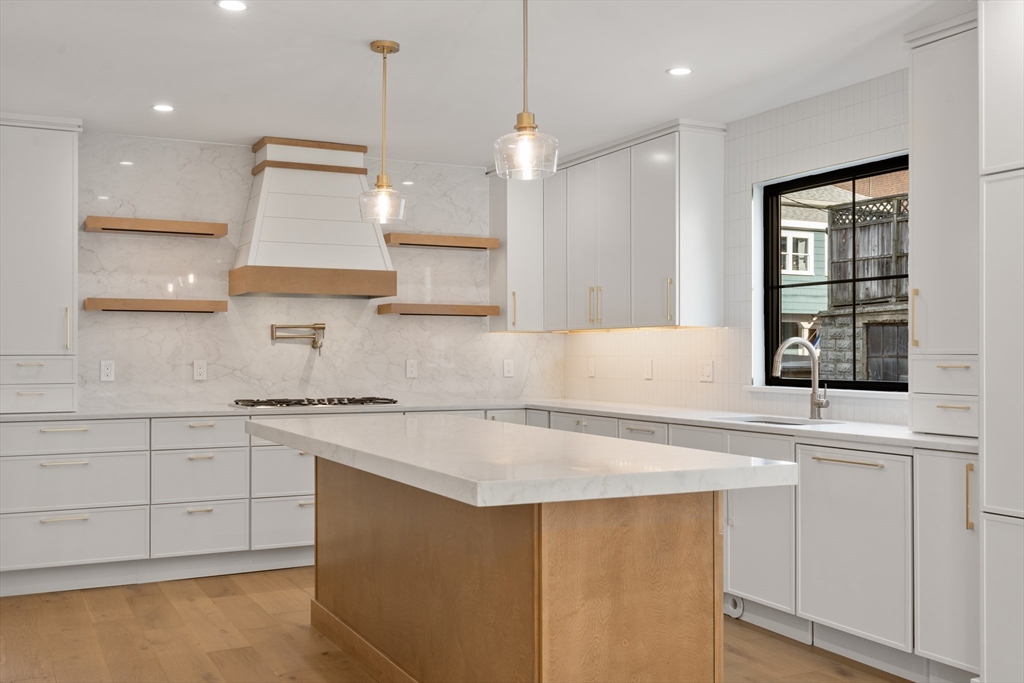 Somerville, Massachusetts, 02144, United States, 4 Bedrooms Bedrooms, ,5 BathroomsBathrooms,Residential,For Sale,1991480