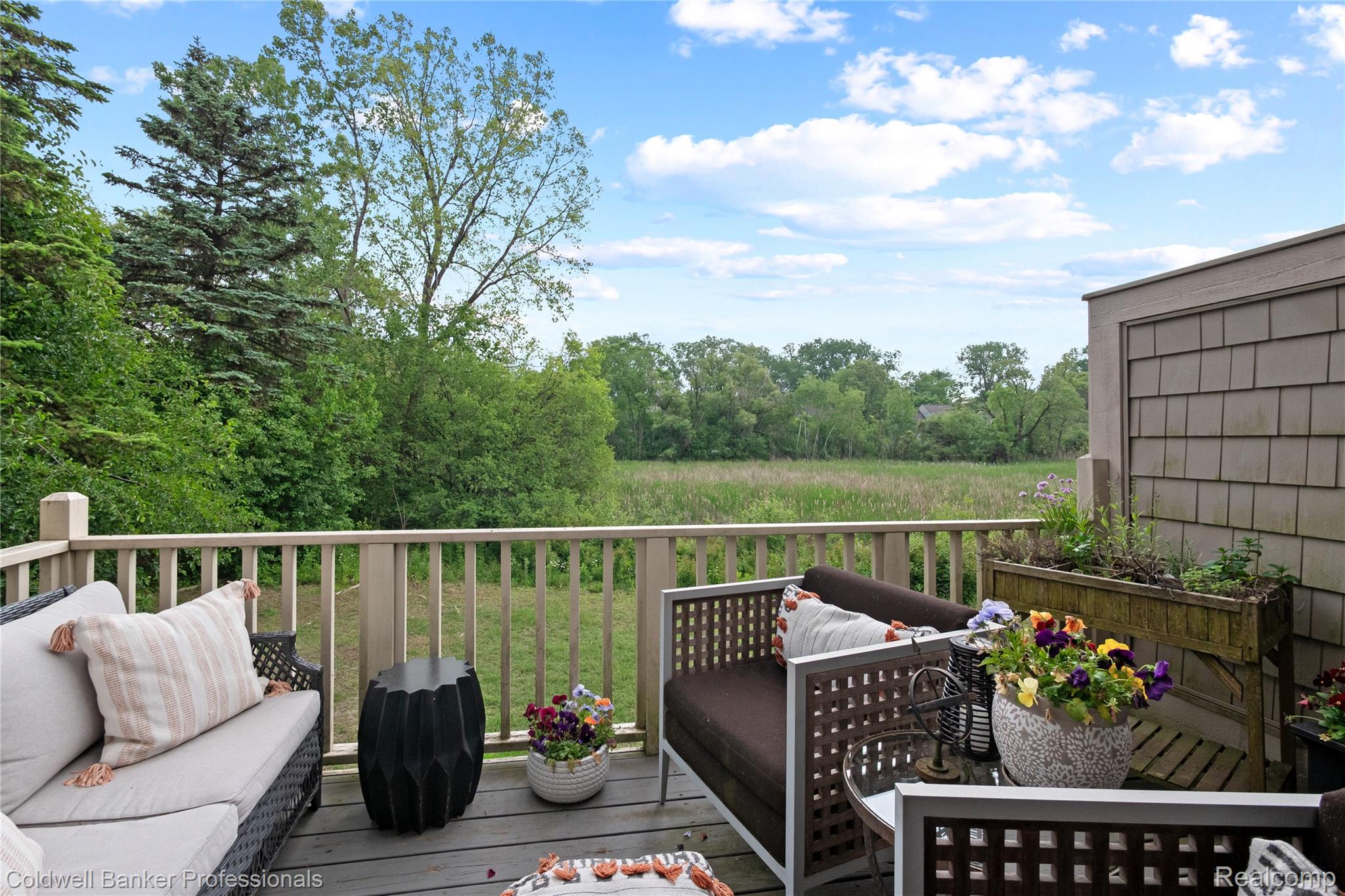 BloomfieldHills, Michigan, 48304, United States, 2 Bedrooms Bedrooms, ,4 BathroomsBathrooms,Residential,For Sale,1896256