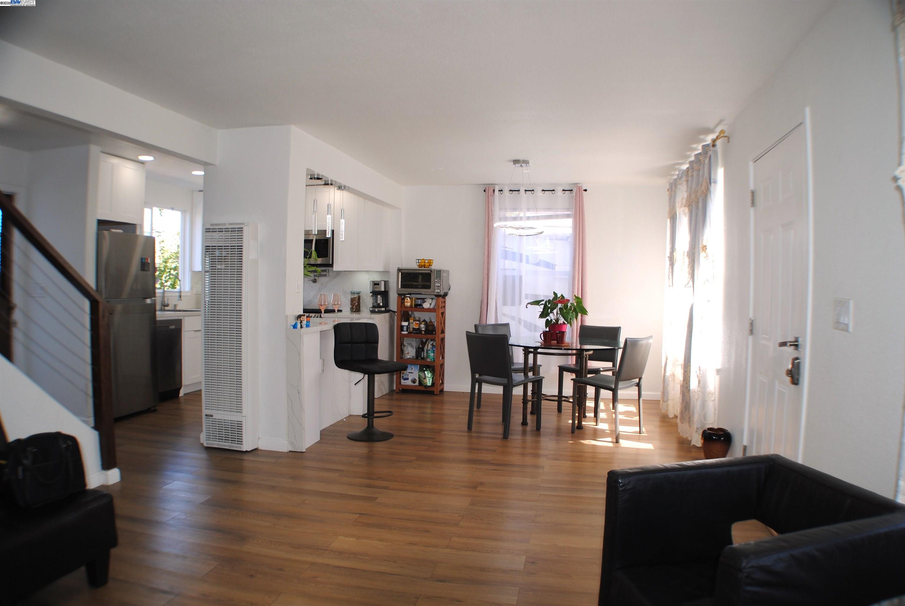 Oakland, California, 94603, United States, 3 Bedrooms Bedrooms, ,2 BathroomsBathrooms,Residential,For Sale,1991687