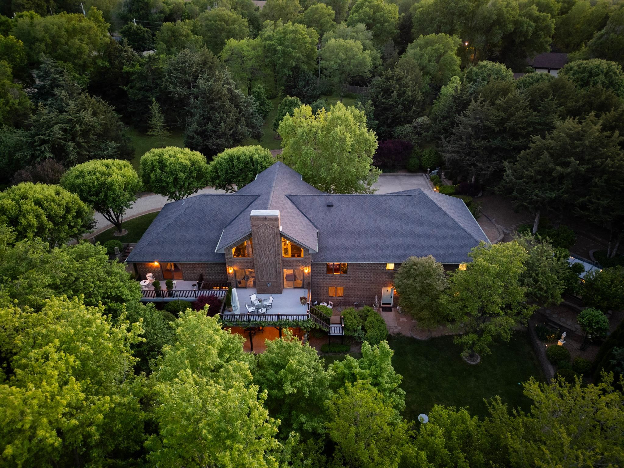 Abilene, Kansas, 67410, United States, 4 Bedrooms Bedrooms, ,4 BathroomsBathrooms,Residential,For Sale,1817702