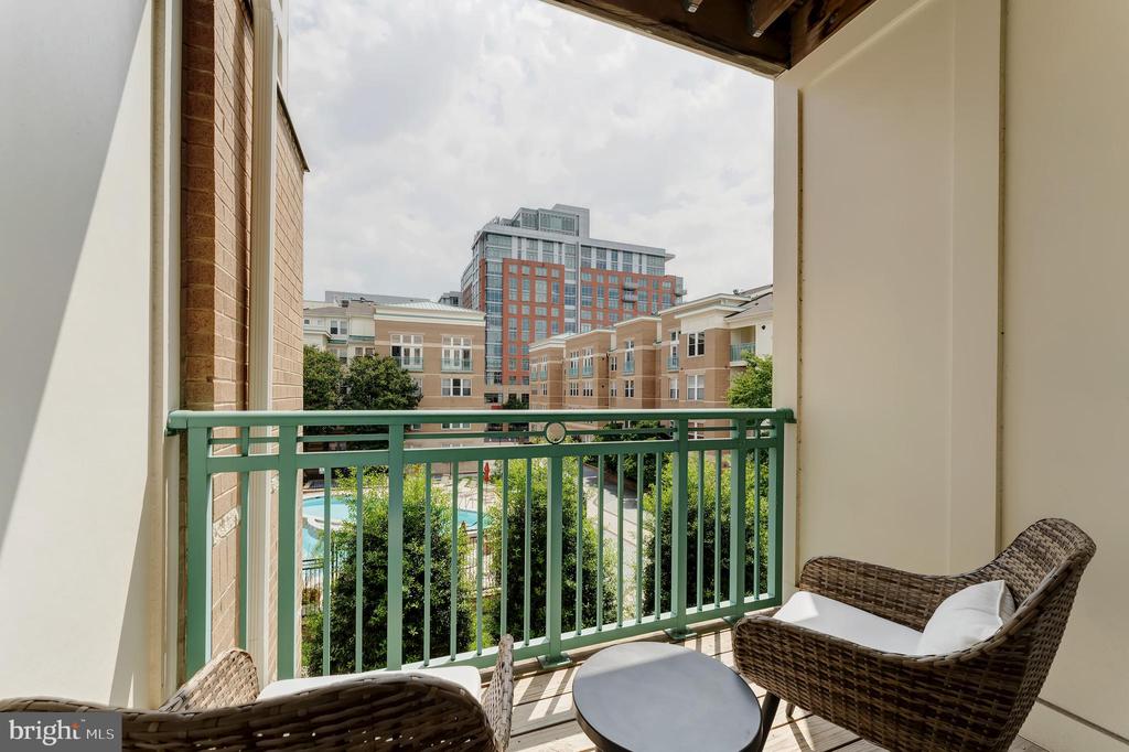 Reston, Virginia, 20190, United States, 2 Bedrooms Bedrooms, ,2 BathroomsBathrooms,Residential,For Sale,1904238