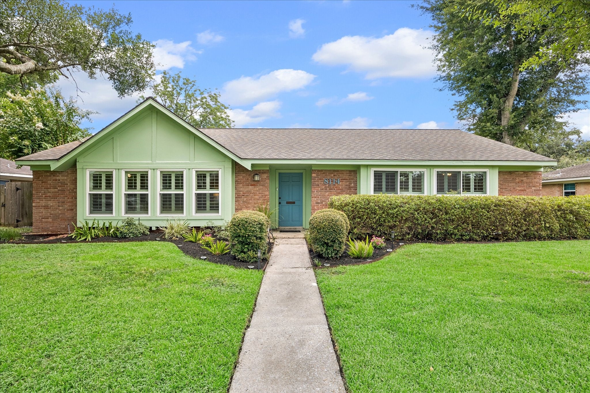 Twin Hills Dr, Houston, TX 77071