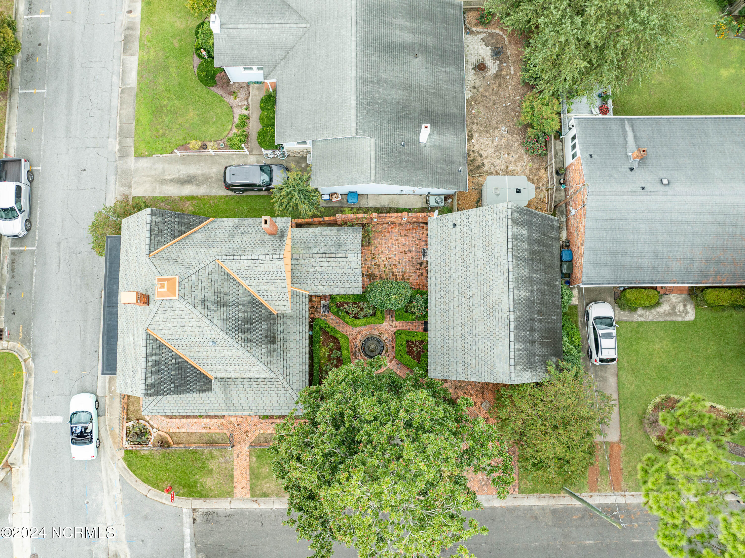 122 S Academy Street, Washington, North Carolina, 27889, United States, 3 Bedrooms Bedrooms, ,4 BathroomsBathrooms,Residential,For Sale,122 S Academy Street,1639244