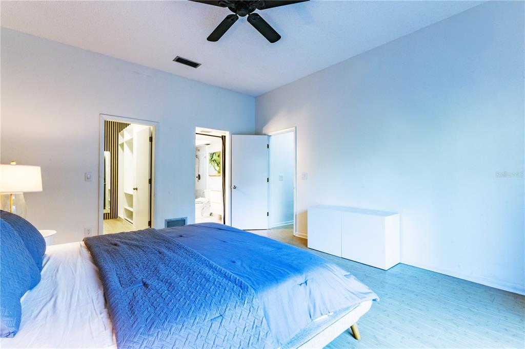 Sarasota, Florida, 34231, United States, 3 Bedrooms Bedrooms, ,3 BathroomsBathrooms,Residential,For Sale,1926477