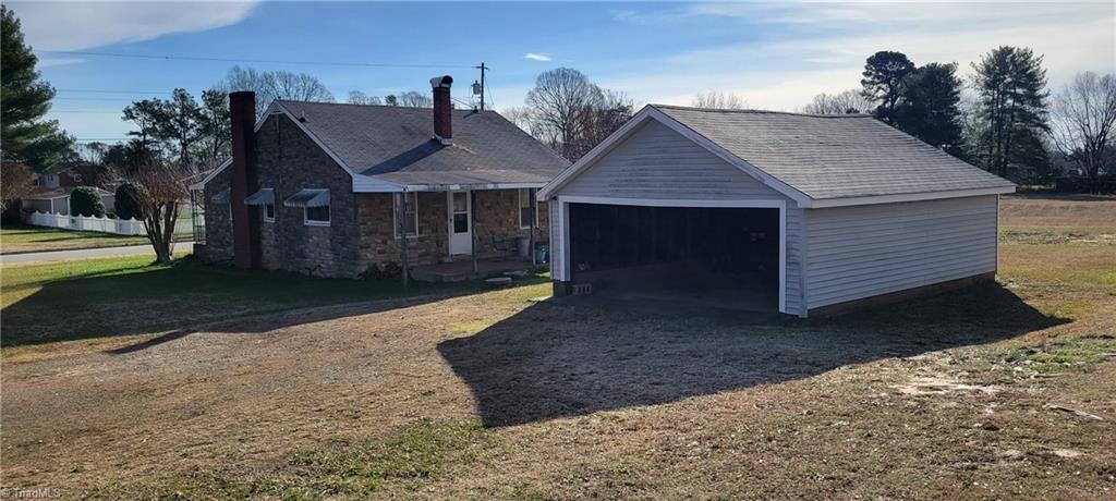 142 Motsinger Drive, Winston-Salem, North Carolina, 27107, United States, 2 Bedrooms Bedrooms, ,1 BathroomBathrooms,Residential,For Sale,142 Motsinger Drive,1623347
