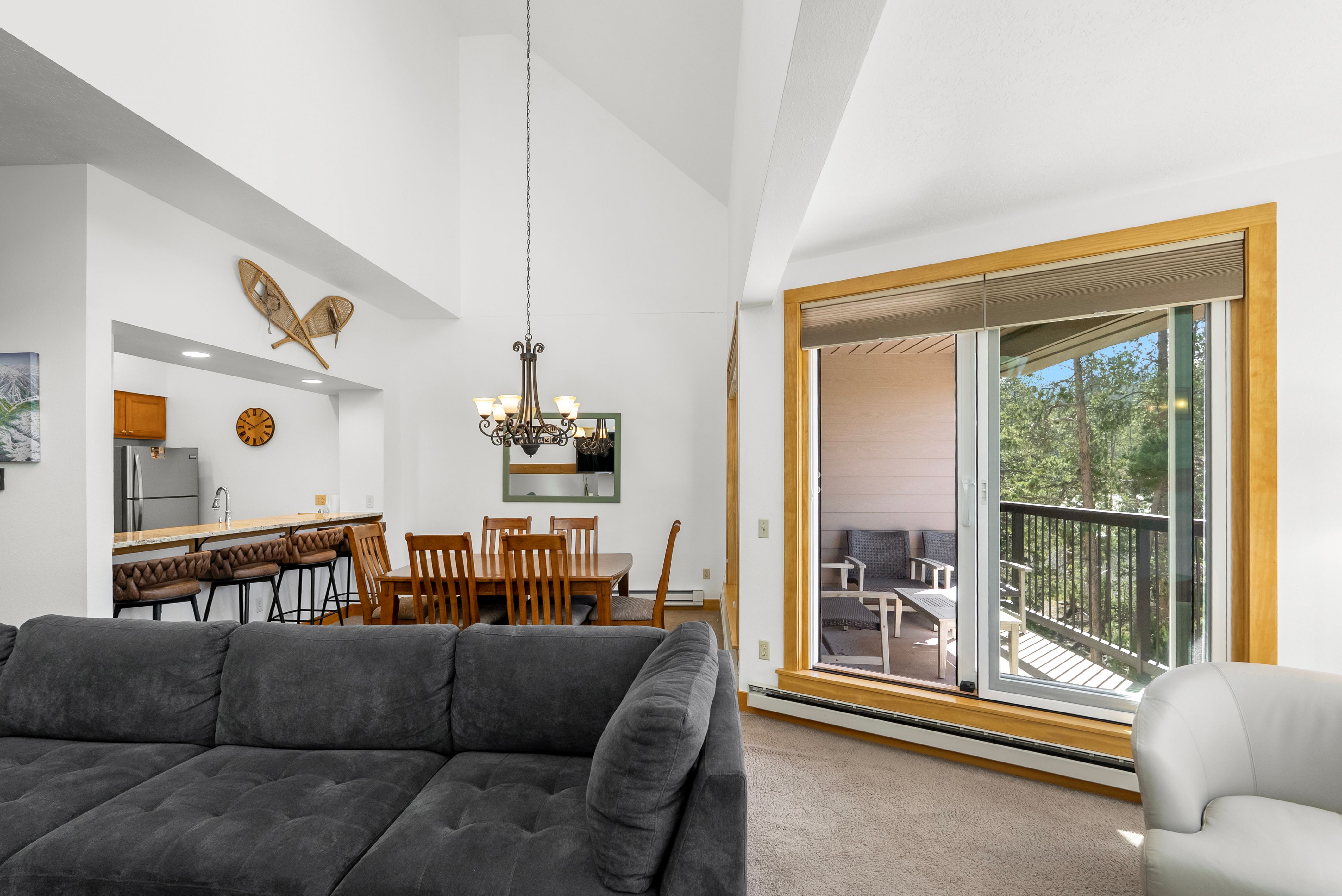  A Spacious and Light-filled Mountain Retreat - 物件實景