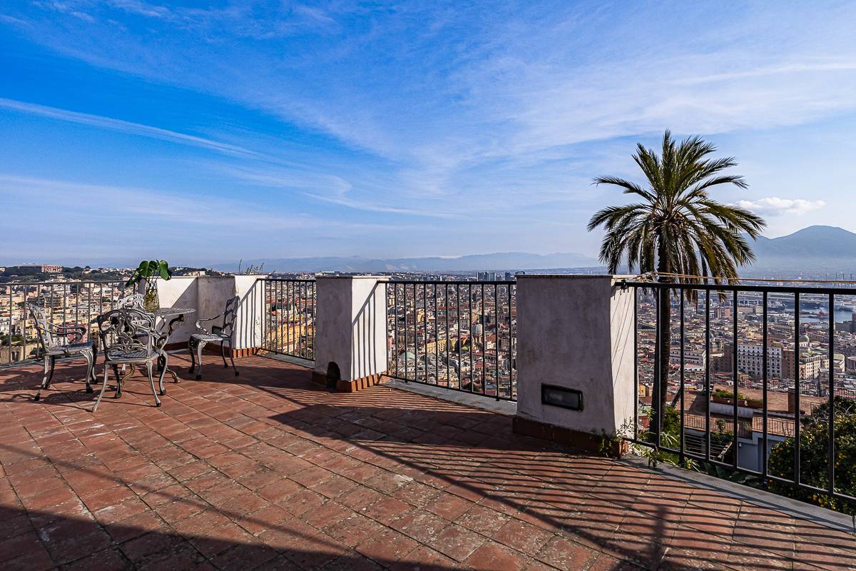 Napoli, Napoli, 80100, IT, 6 Bedrooms Bedrooms, ,6 BathroomsBathrooms,Residential,For Sale,1991925