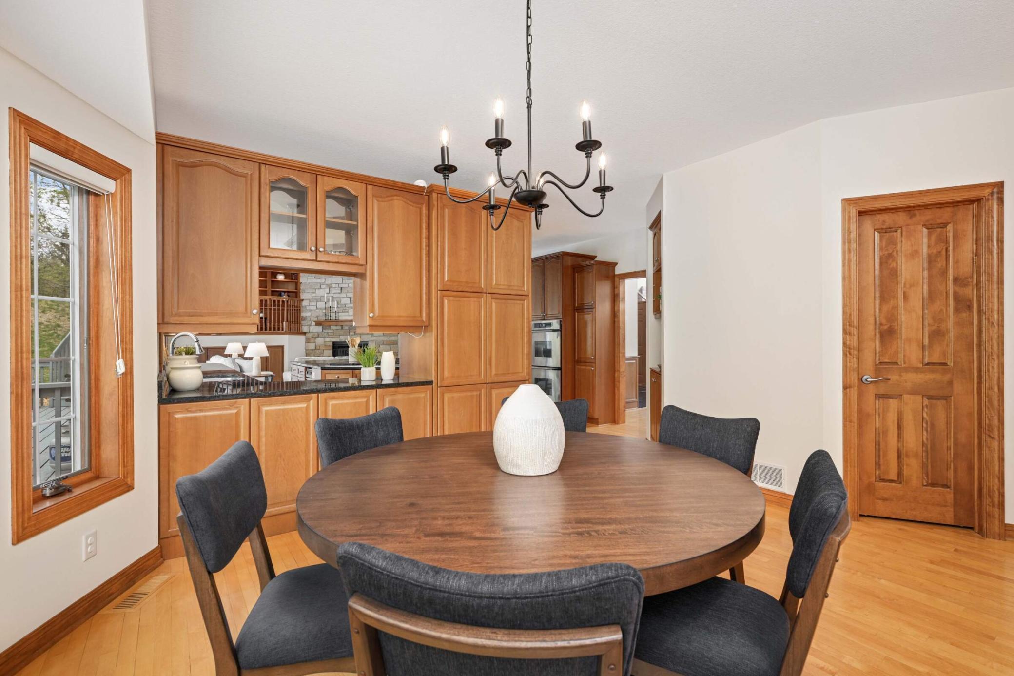 Woodbury, Minnesota, 55129, United States, 5 Bedrooms Bedrooms, ,5 BathroomsBathrooms,Residential,For Sale,1989522