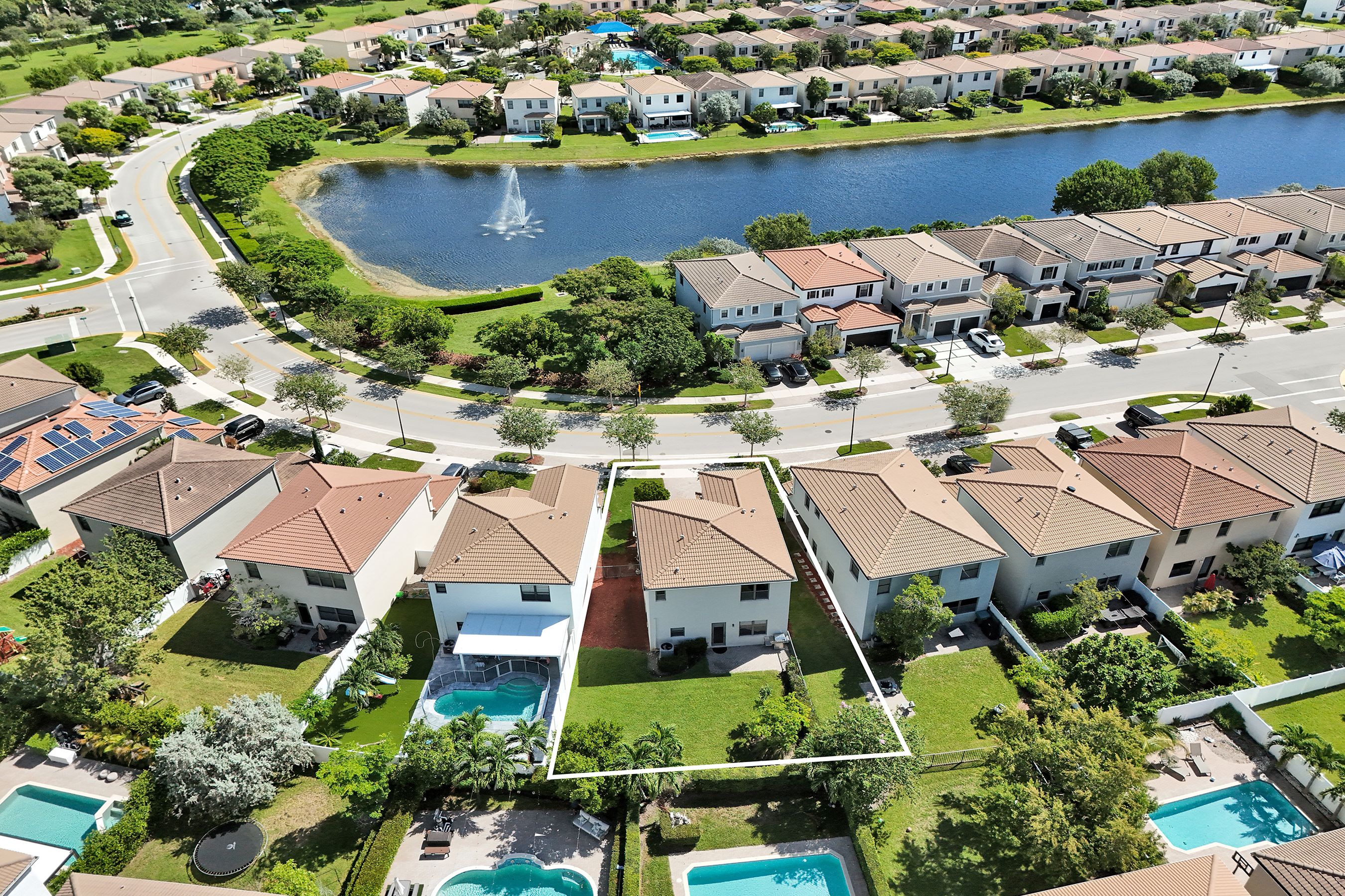 606 NE 191st Ter, Miami, FL, 33179 - 物件實景