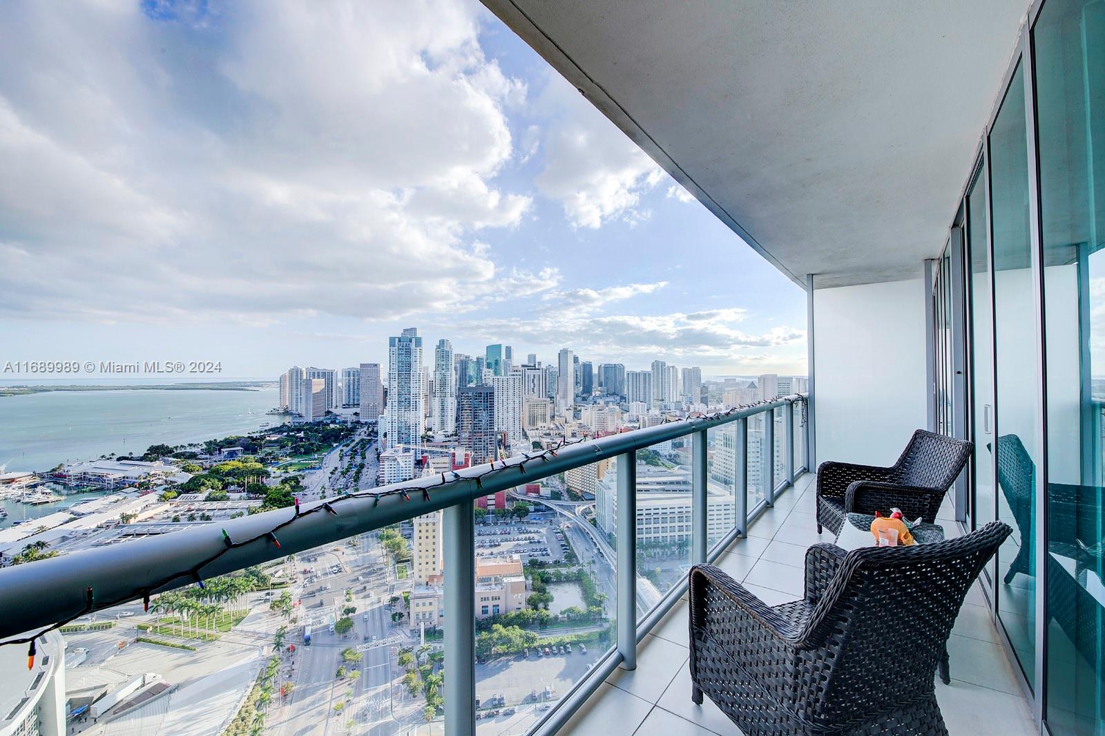 888 Biscayne Blvd Unit 4007, Miami, Florida, 33132, United States, 1 Bedroom Bedrooms, ,2 BathroomsBathrooms,Residential,For Sale,888 Biscayne Blvd Unit 4007,1656385