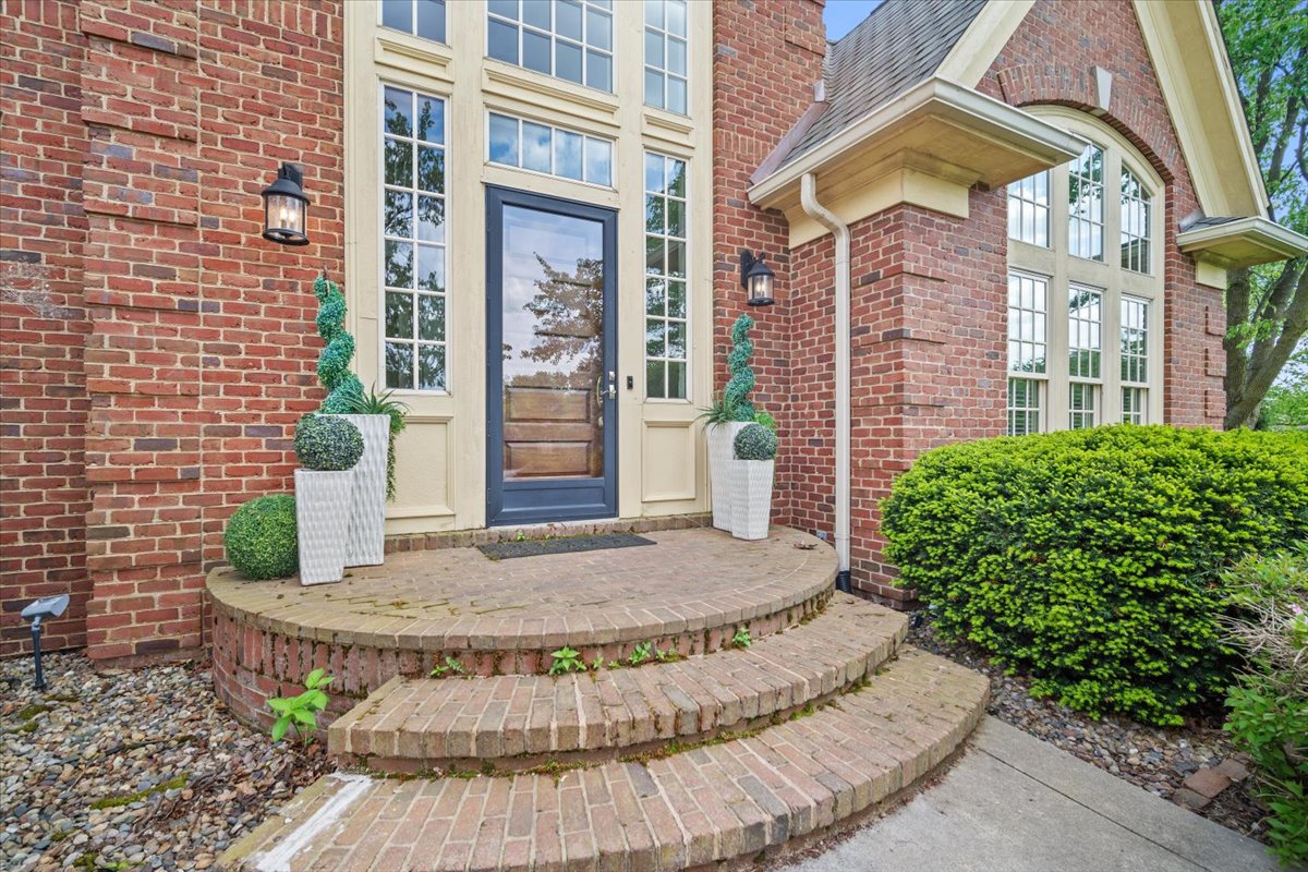 Bloomington, Illinois, 61704, United States, 4 Bedrooms Bedrooms, ,7 BathroomsBathrooms,Residential,For Sale,1941288