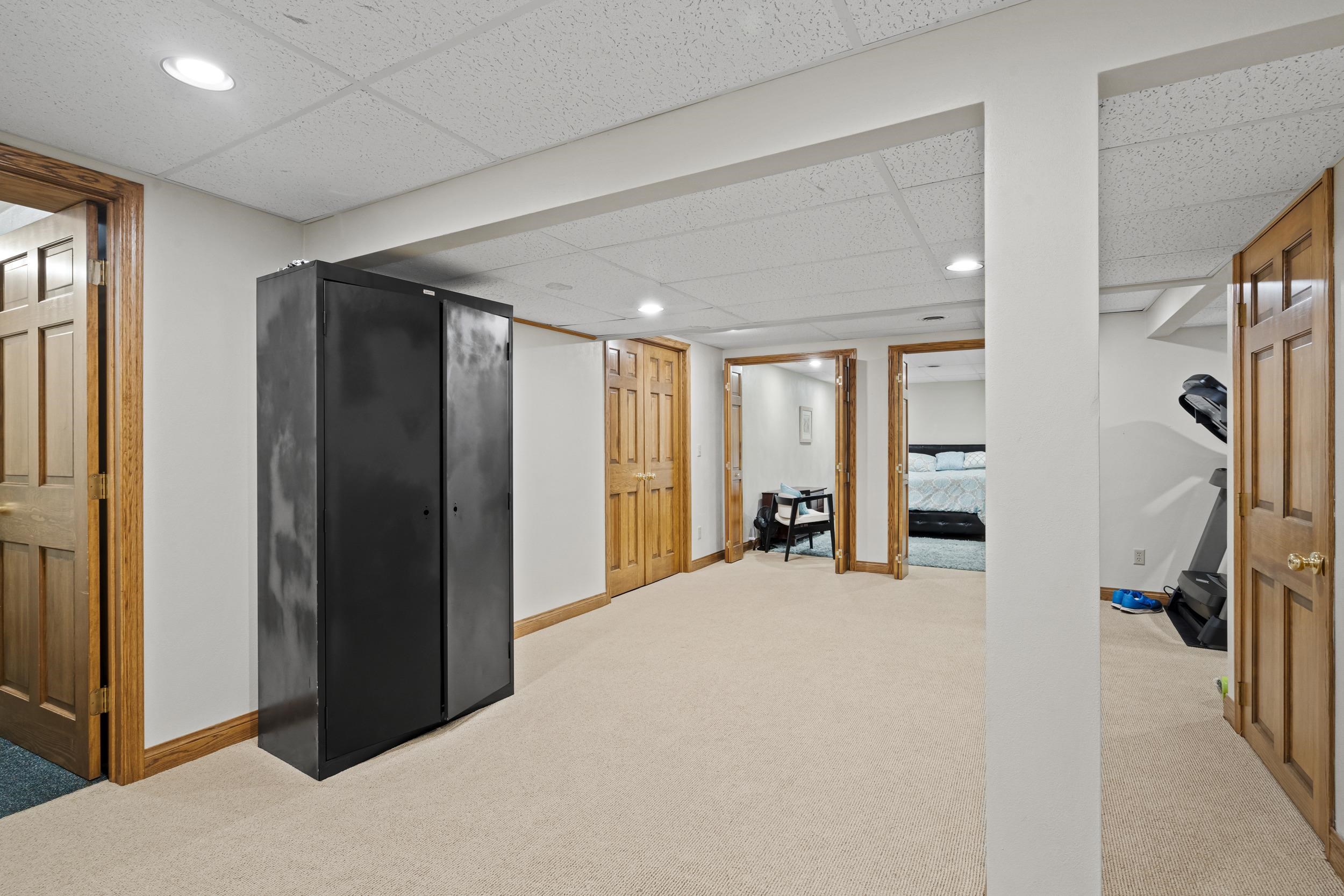 Appleton, Wisconsin, 54915, United States, 4 Bedrooms Bedrooms, ,4 BathroomsBathrooms,Residential,For Sale,1921997