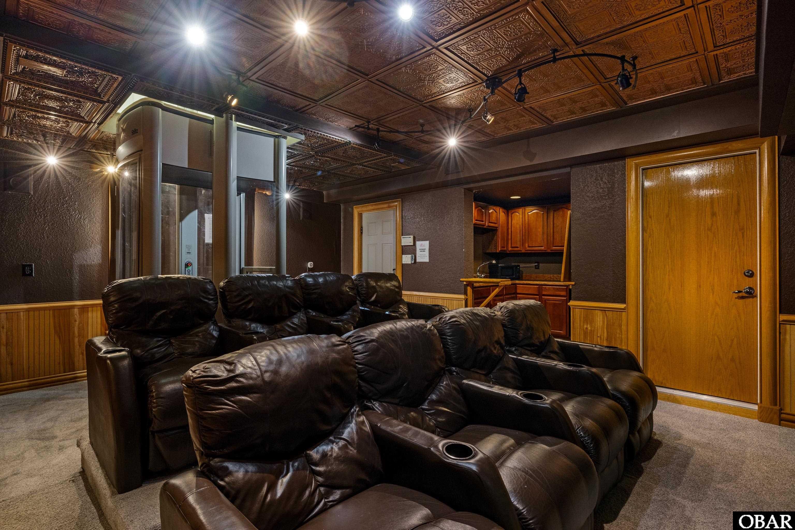 Corolla, North Carolina, 27927, United States, 6 Bedrooms Bedrooms, ,5 BathroomsBathrooms,Residential,For Sale,2010807