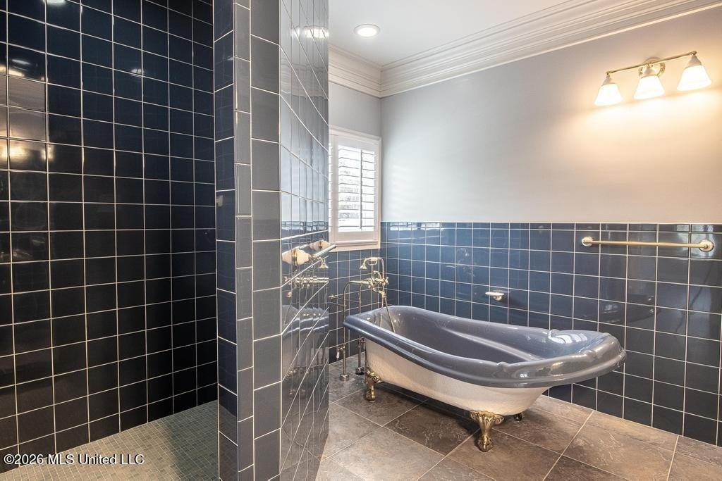 Gulfport, Mississippi, 39503, United States, 6 Bedrooms Bedrooms, ,7 BathroomsBathrooms,Residential,For Sale,2048640