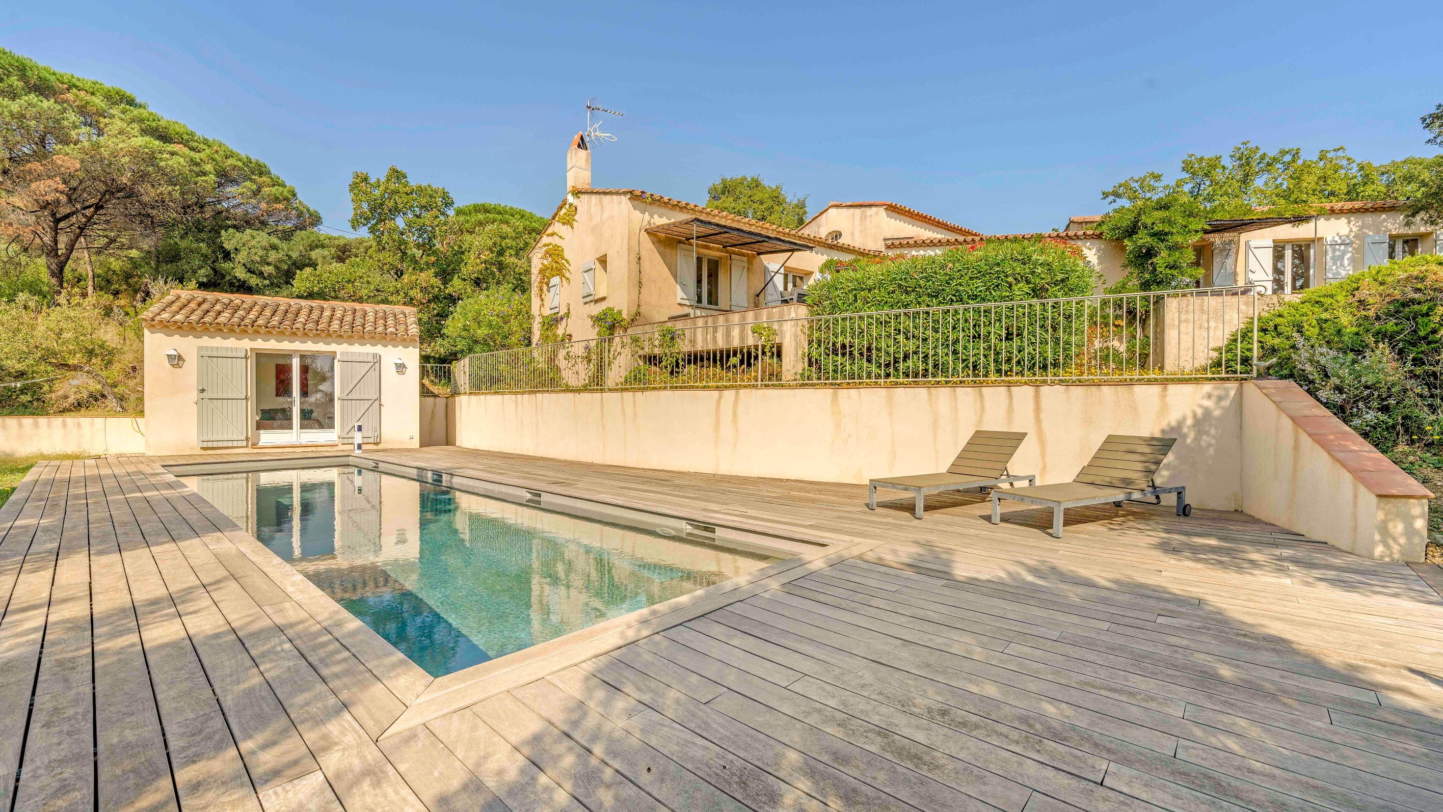  Provençal farmhouse with village view and sea glimpse for sale in Ramatuelle - 物件實景