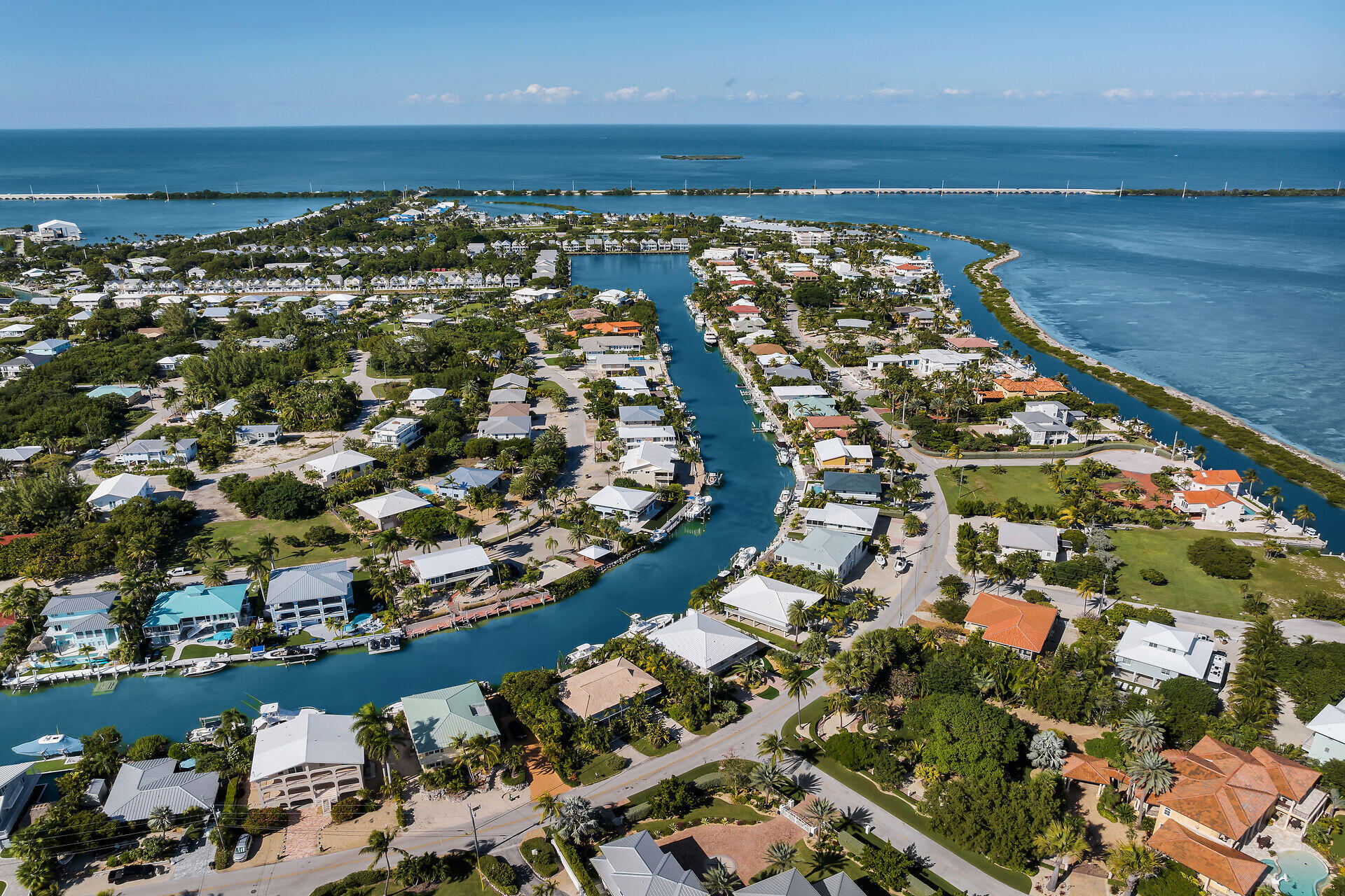Duck, Florida, 33050, United States, 3 Bedrooms Bedrooms, ,3 BathroomsBathrooms,Residential,For Sale,1998435