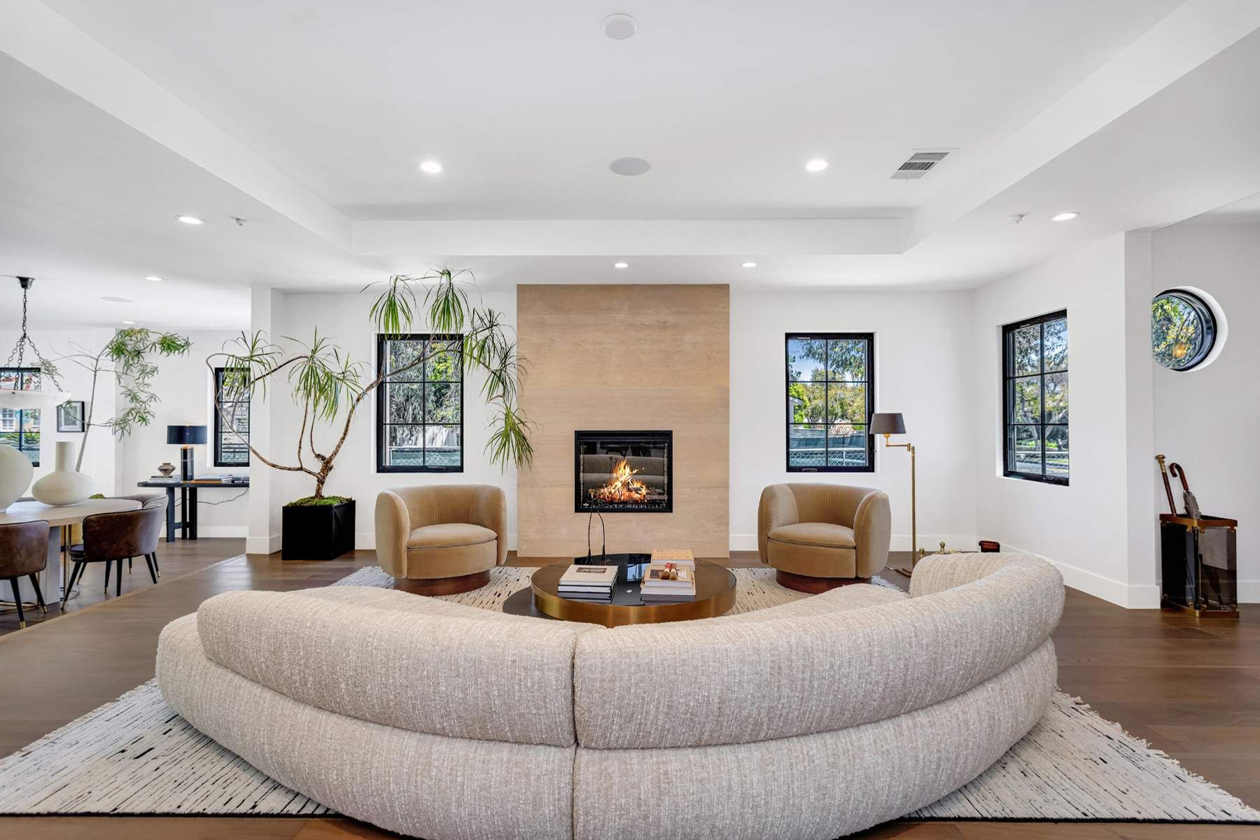  8671 Clifton Way - 物件實景