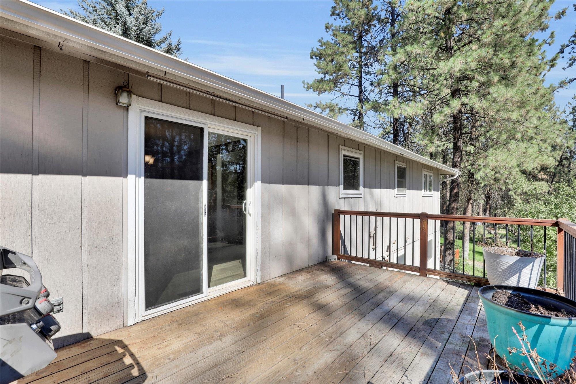 Mead, Washington, 99021, United States, 6 Bedrooms Bedrooms, ,3 BathroomsBathrooms,Residential,For Sale,1958324