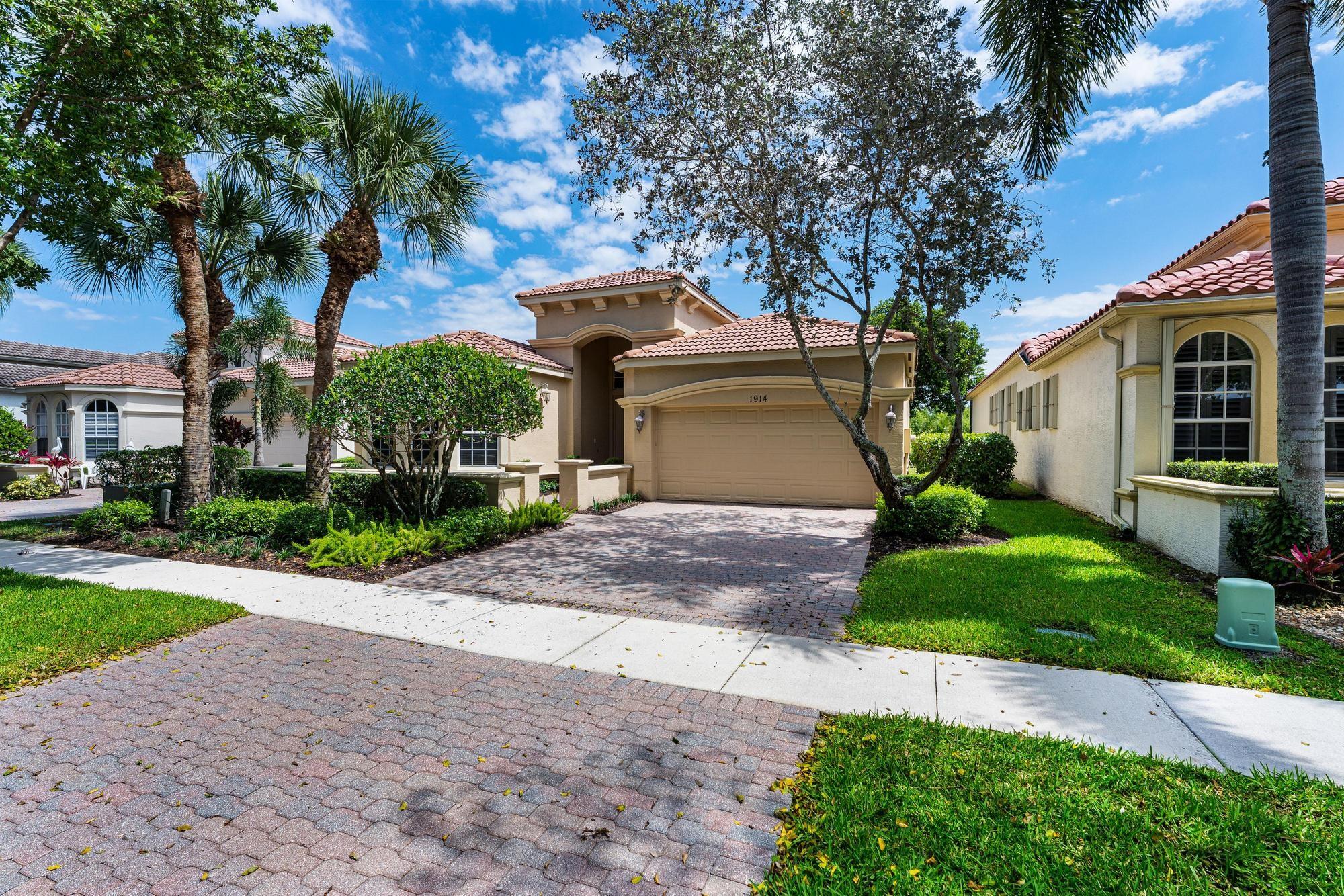 Wellington, Florida, 33411, United States, 3 Bedrooms Bedrooms, ,3 BathroomsBathrooms,Residential,For Sale,1977334