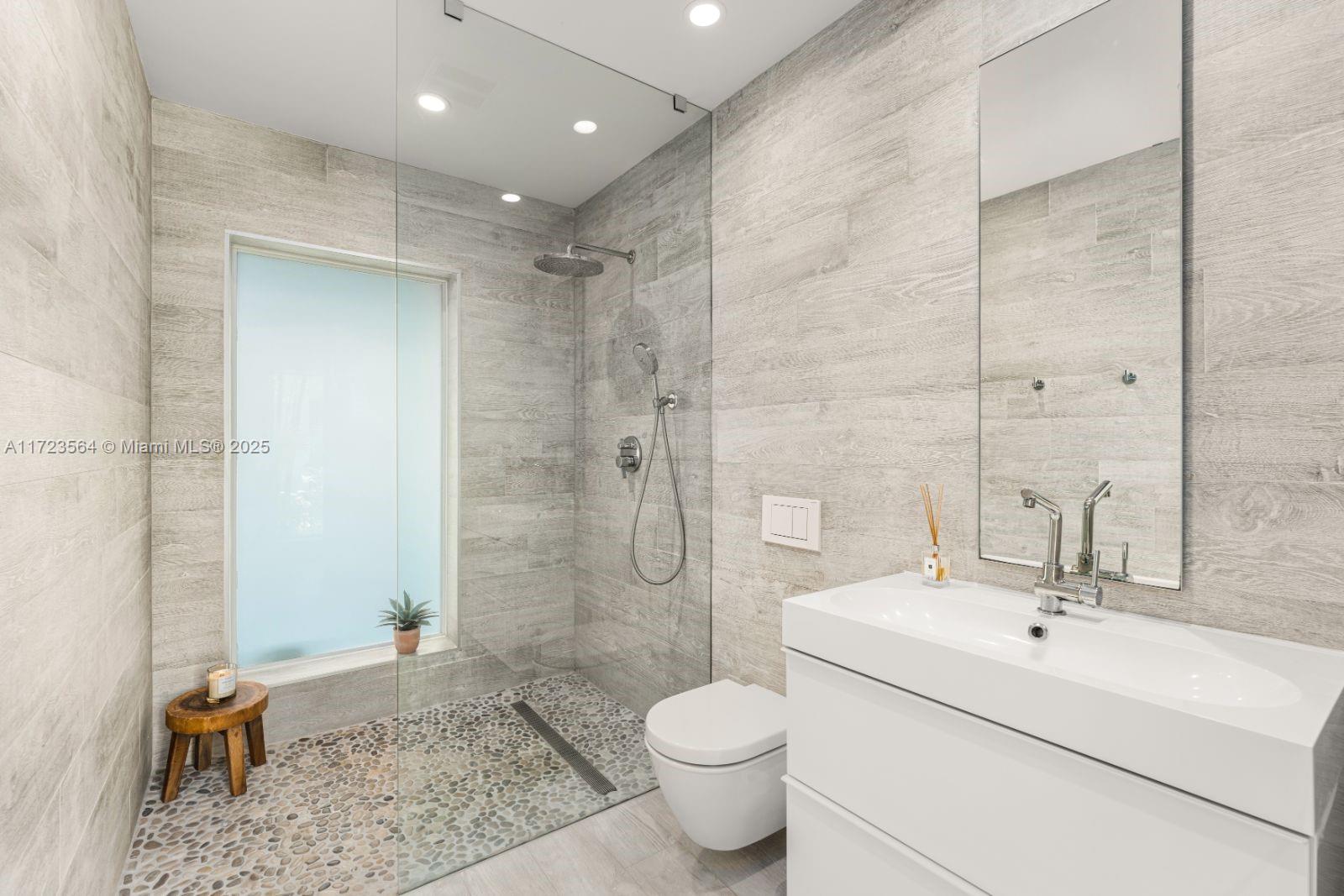 Miami Beach, Florida, 33141, United States, 4 Bedrooms Bedrooms, ,4 BathroomsBathrooms,Residential,For Sale,1688608