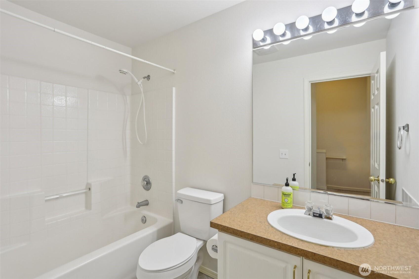 BOTHELL, Washington, 98021, United States, 3 Bedrooms Bedrooms, ,3 BathroomsBathrooms,Residential,For Sale,1875134