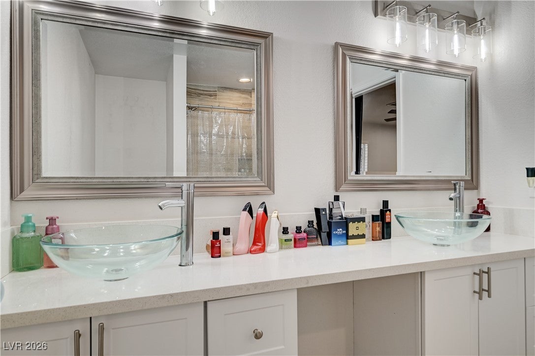 Las Vegas, Nevada, 89122, United States, 5 Bedrooms Bedrooms, ,4 BathroomsBathrooms,Residential,For Sale,2008777