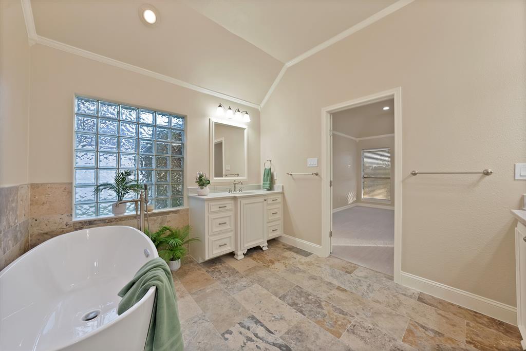 Mansfield, Texas, 76063, United States, 4 Bedrooms Bedrooms, ,3 BathroomsBathrooms,Residential,For Sale,1990790