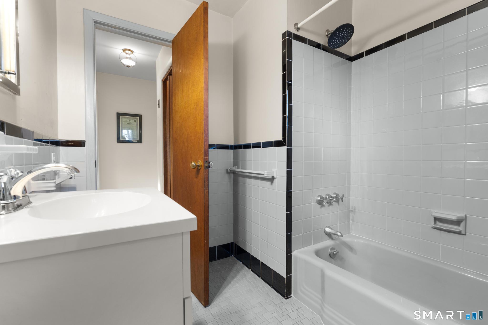 Norwalk, Connecticut, 06851, United States, 3 Bedrooms Bedrooms, ,2 BathroomsBathrooms,Residential,For Sale,2010794