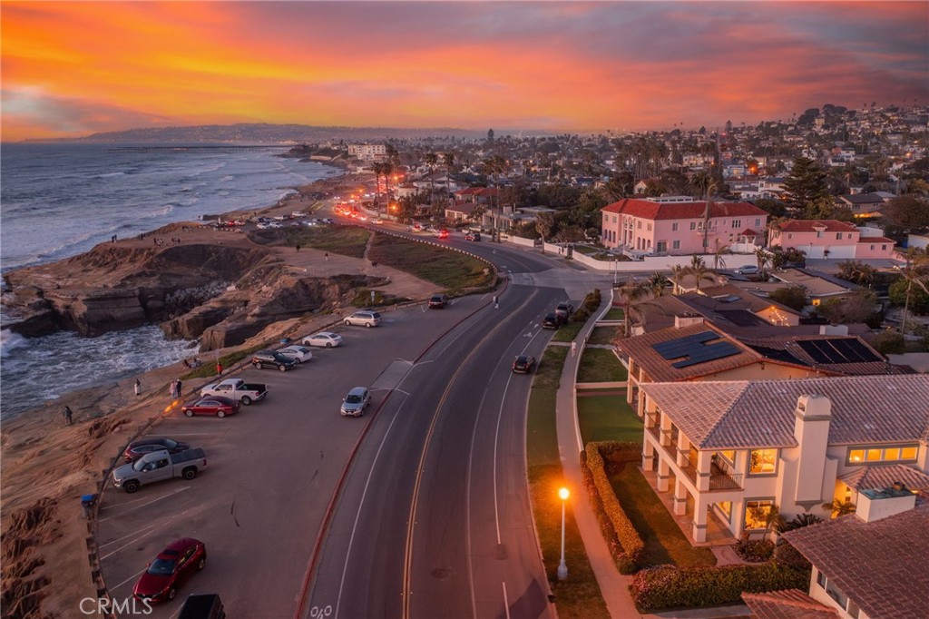 San Diego, California, 92107, United States, 6 Bedrooms Bedrooms, ,5 BathroomsBathrooms,Residential,For Sale,1843009
