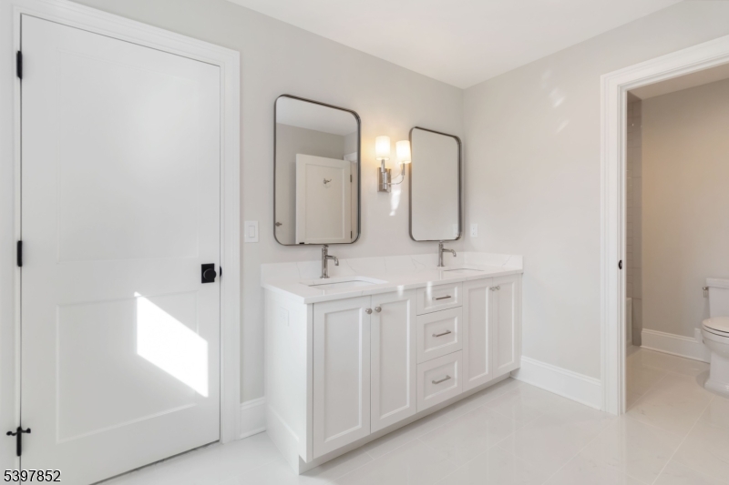 Chatham Twp., New Jersey, 07928, United States, 7 Bedrooms Bedrooms, ,8 BathroomsBathrooms,Residential,For Sale,1995947