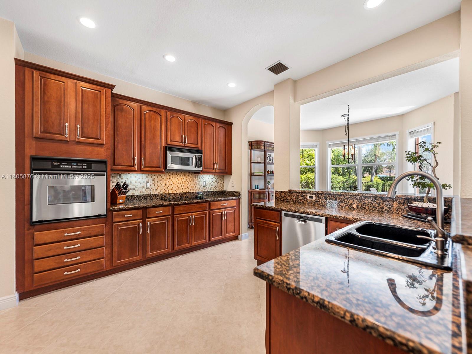 Weston, Florida, 33332, United States, 5 Bedrooms Bedrooms, ,5 BathroomsBathrooms,Residential,For Sale,1826480