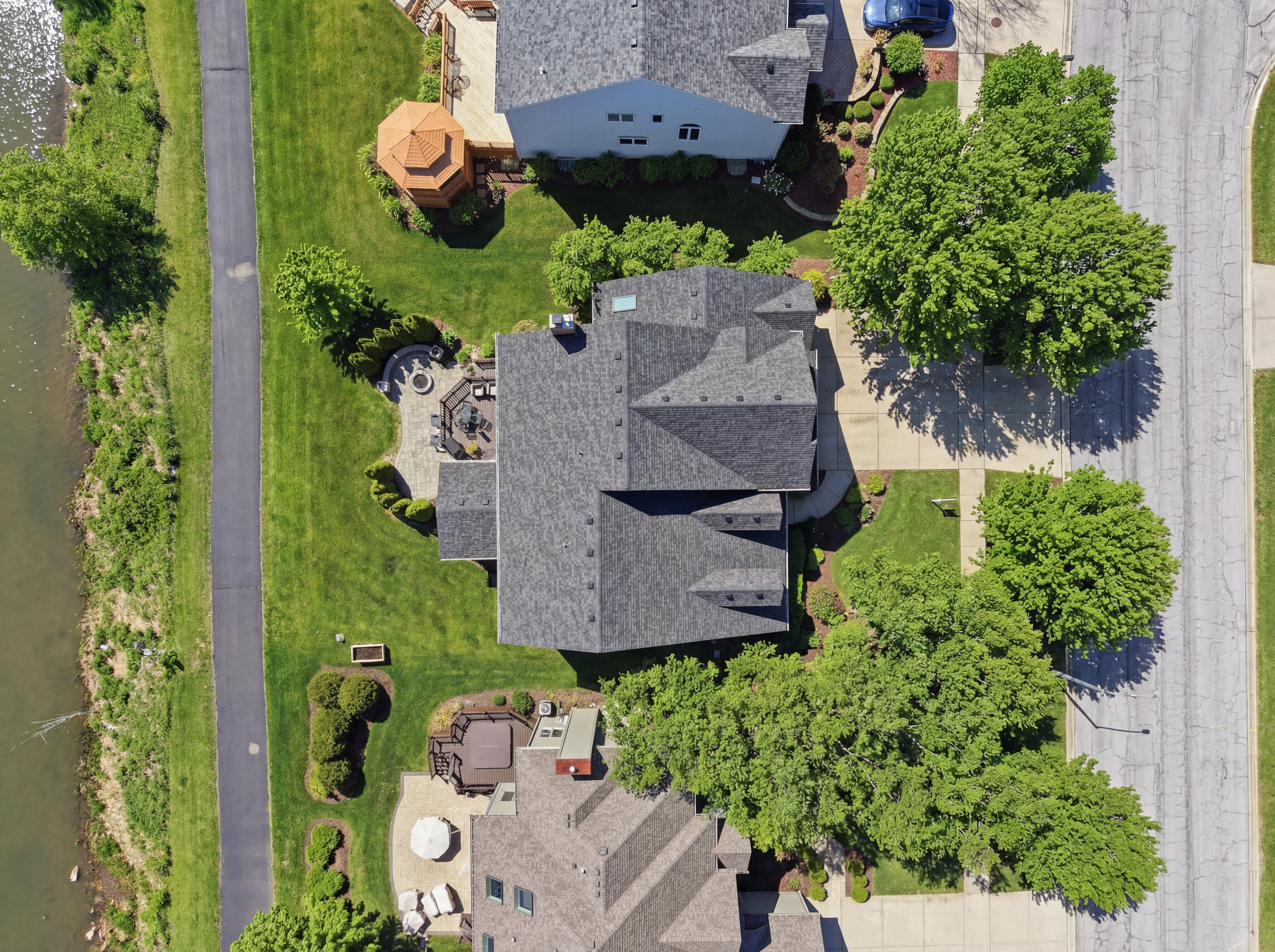  The Crown Jewel of Tall Grass: Waterfront Privacy Meets the Ultimate Layout - 物件實景