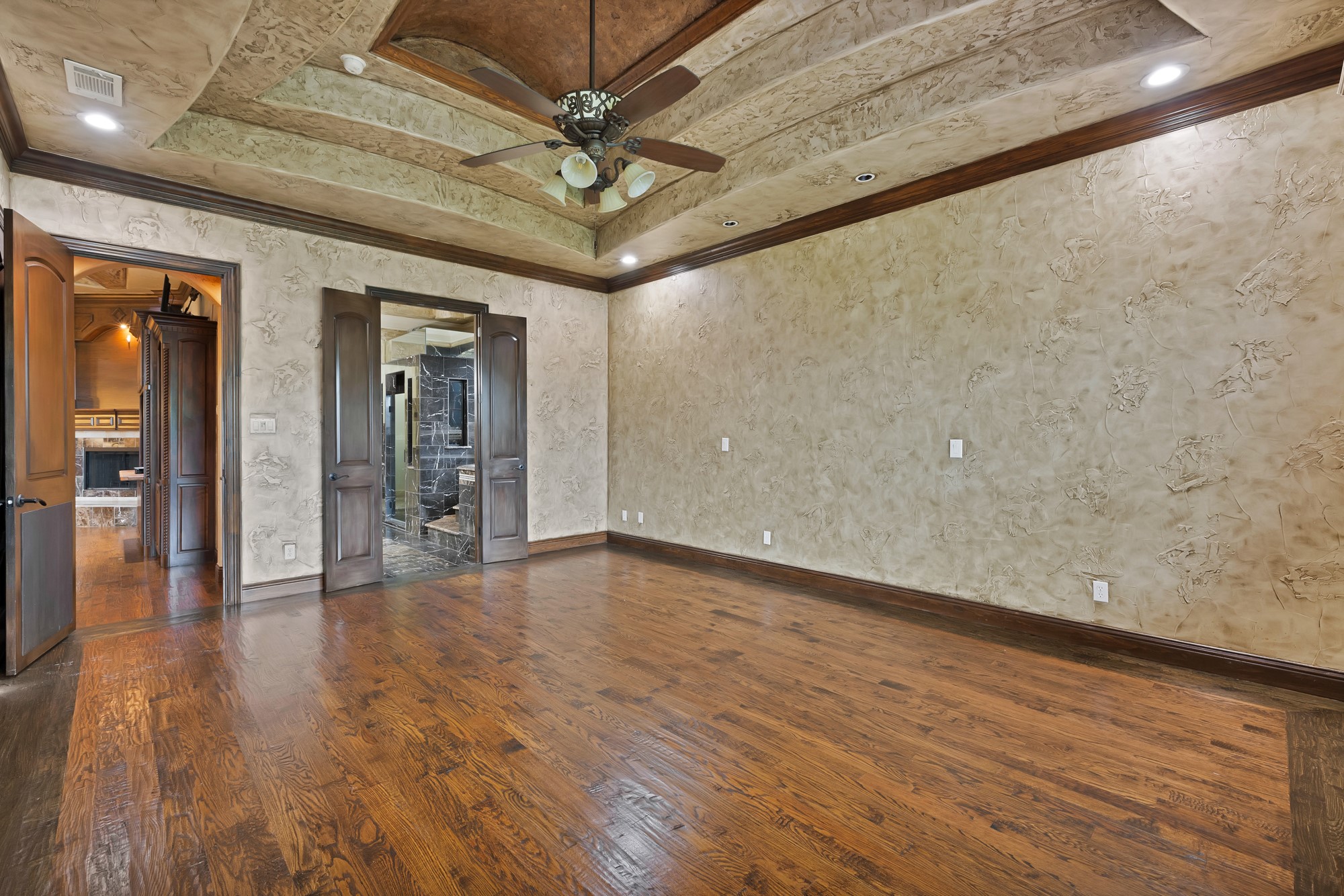 Mansfield, Texas, 76063, United States, 5 Bedrooms Bedrooms, ,5 BathroomsBathrooms,Residential,For Sale,1796537