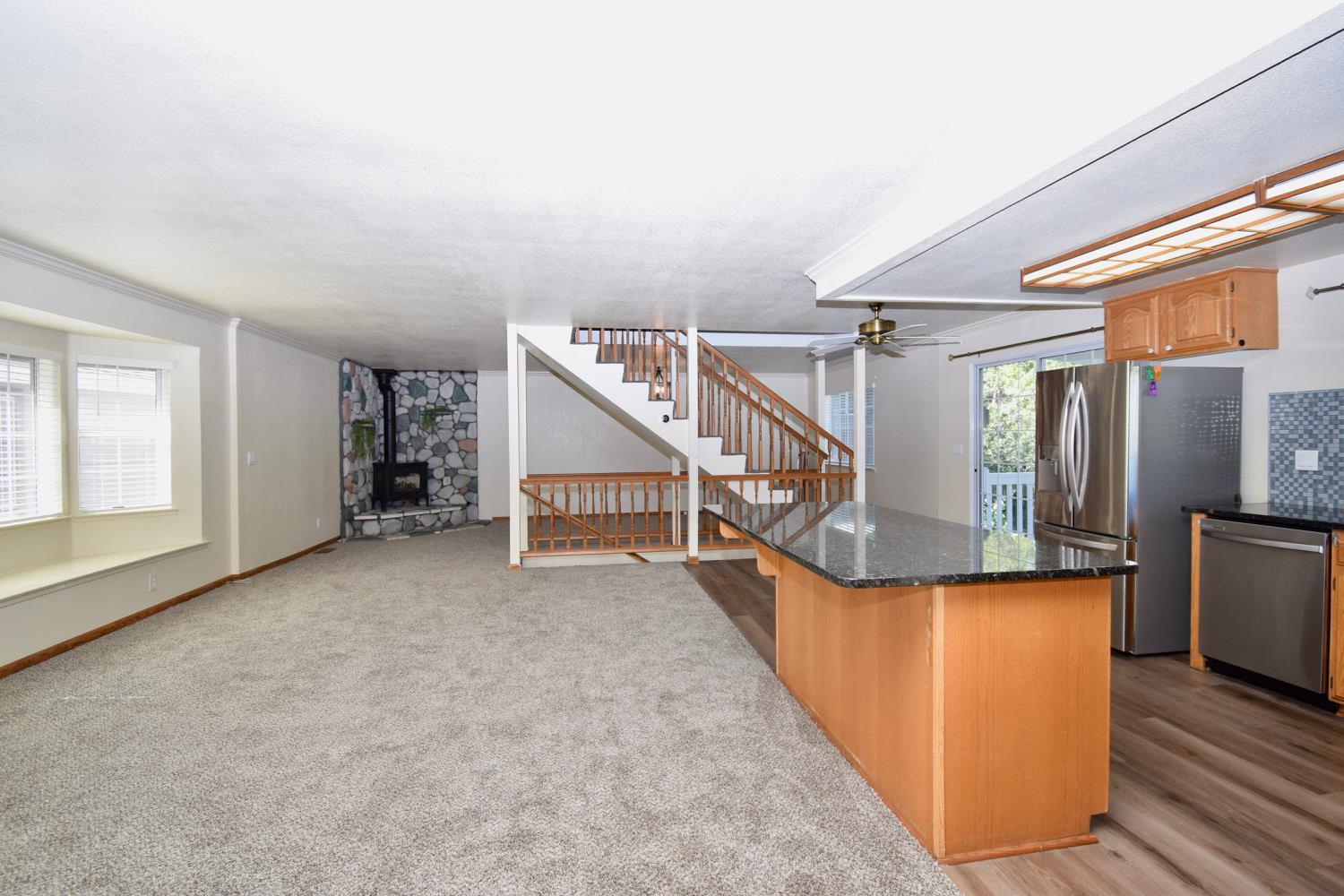 Oakhurst, California, 93644, United States, 4 Bedrooms Bedrooms, ,3 BathroomsBathrooms,Residential,For Sale,1984203