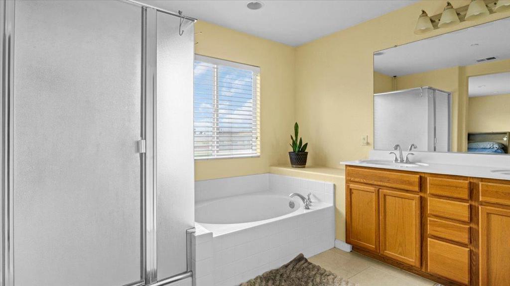 Greenfield, California, 93927, United States, 4 Bedrooms Bedrooms, ,3 BathroomsBathrooms,Residential,For Sale,1990832