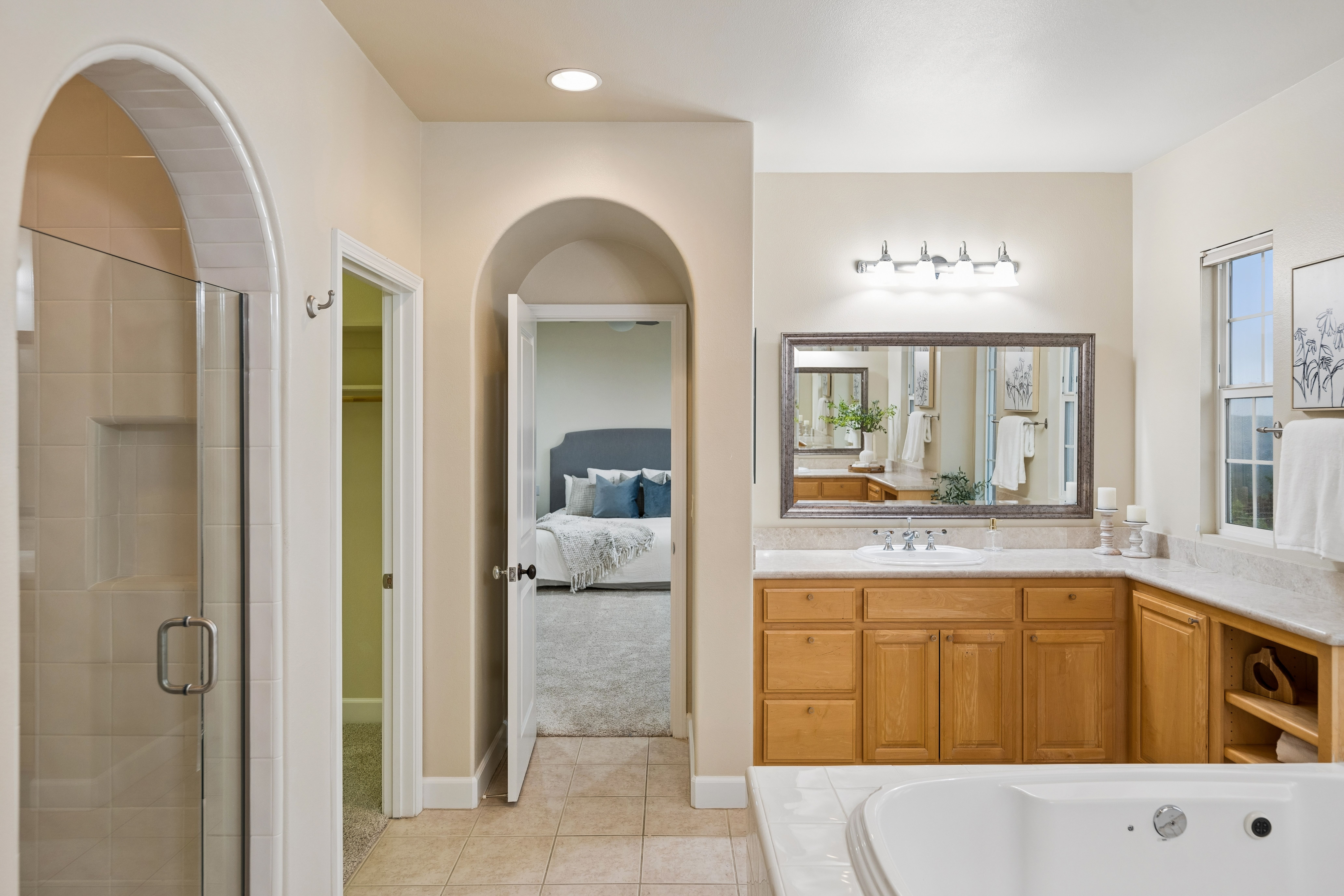  Panoramic Views and Timeless Design in This Stunning Shapell ?Gallery? Residence - 物件實景