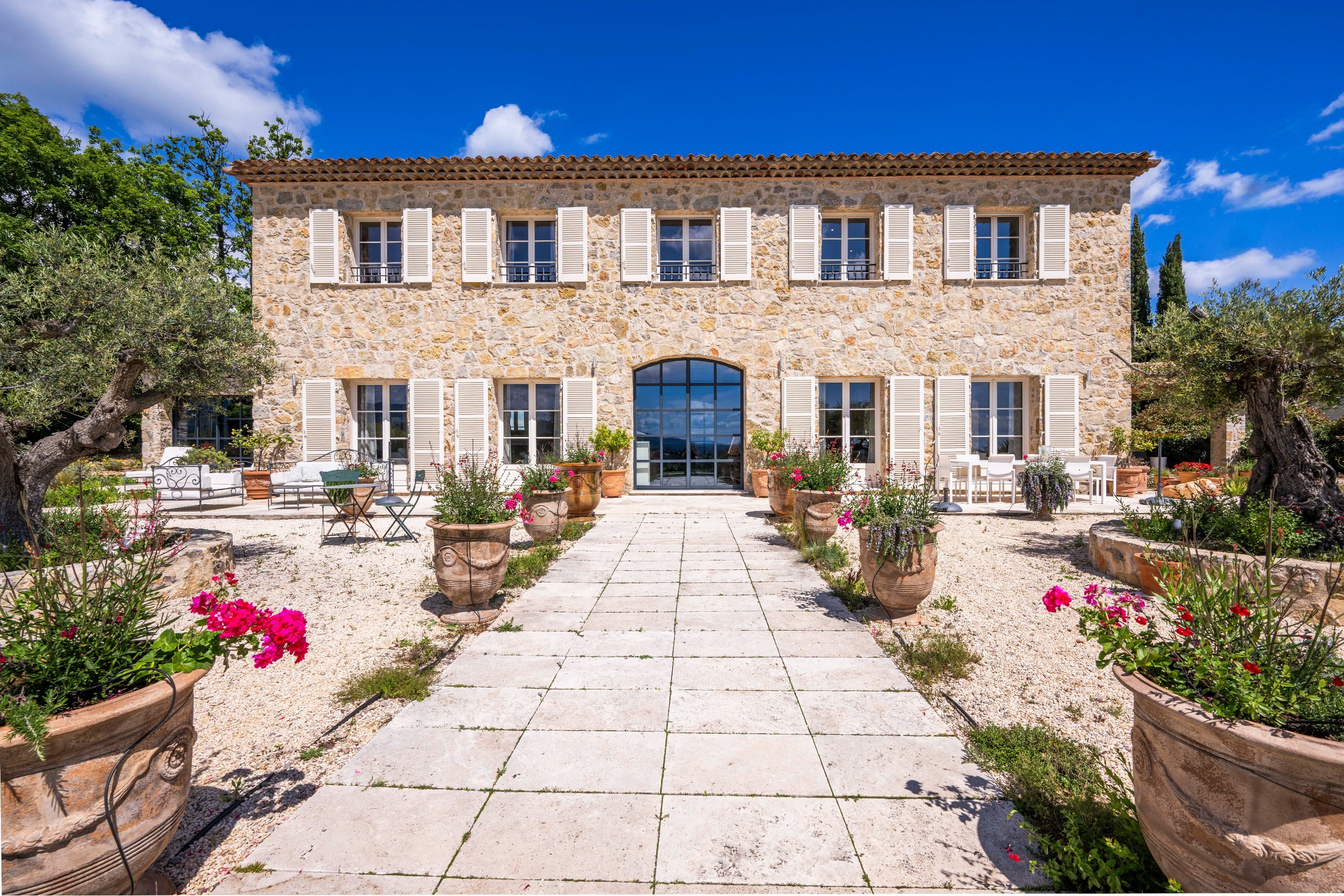  Exquisite stone bastide with panoramic views near Terre Blanche golf in Tourret… - 物件實景