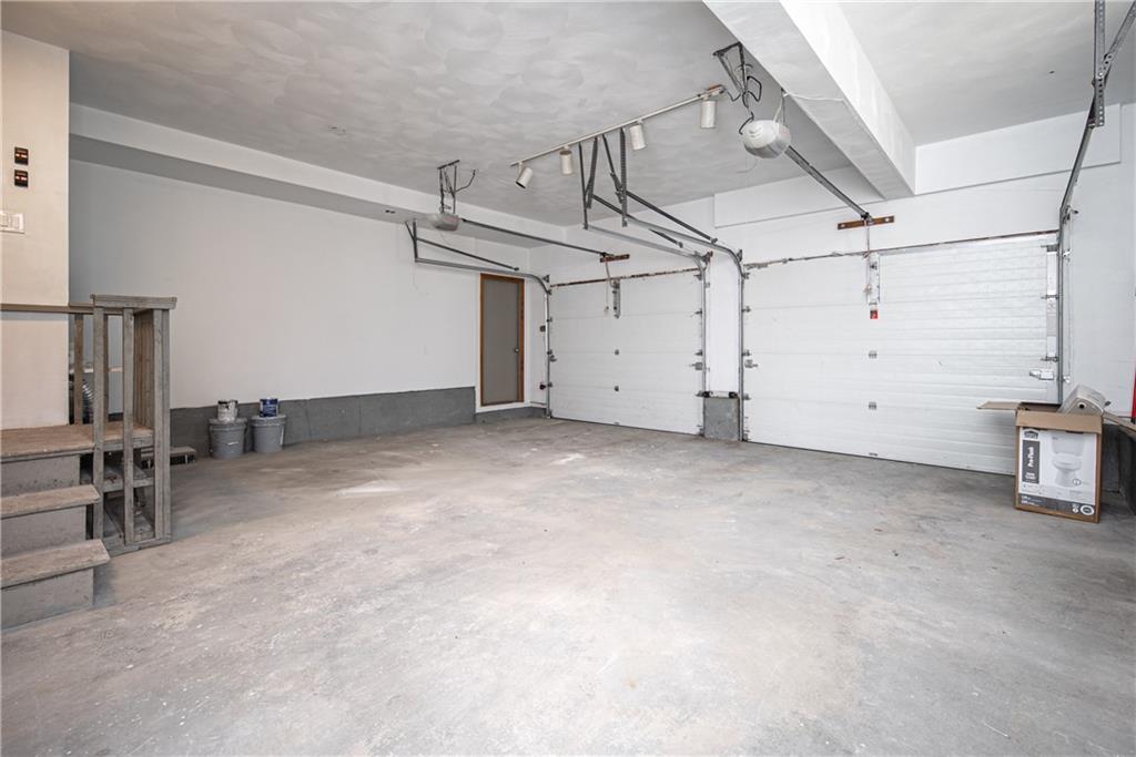 East Greenwich, Rhode Island, 02818, United States, 3 Bedrooms Bedrooms, ,3 BathroomsBathrooms,Residential,For Sale,1905846