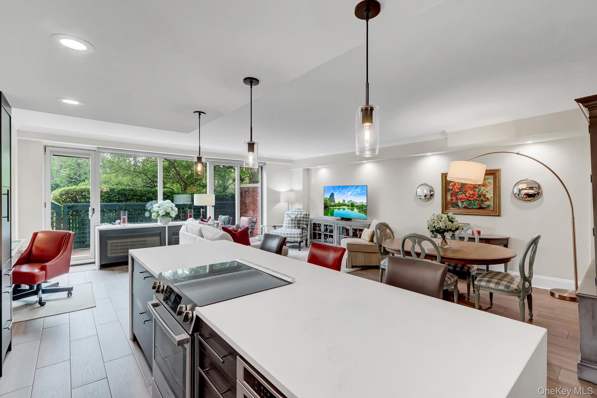  111 Cherry Valley Avenue, Garden City, NY, 11530 - 物件實景