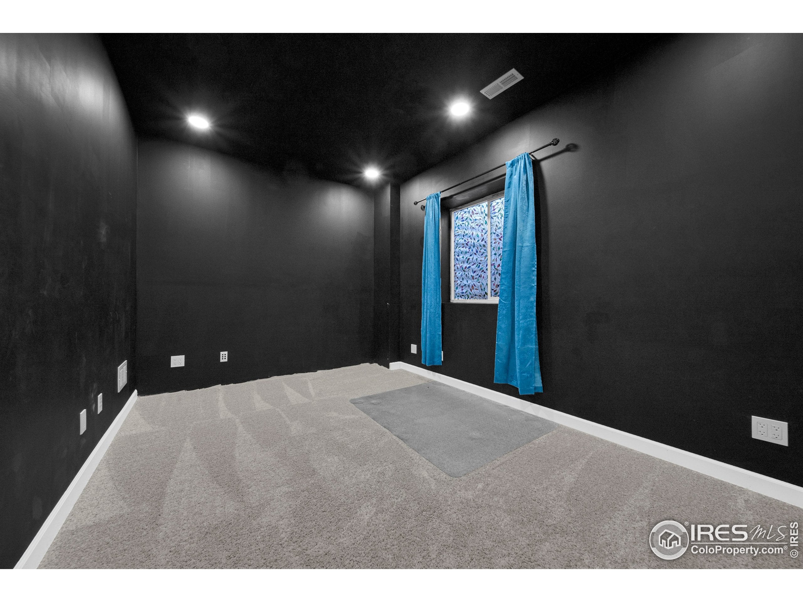 Wiggins, Colorado, 80654, United States, 5 Bedrooms Bedrooms, ,2 BathroomsBathrooms,Residential,For Sale,1982947