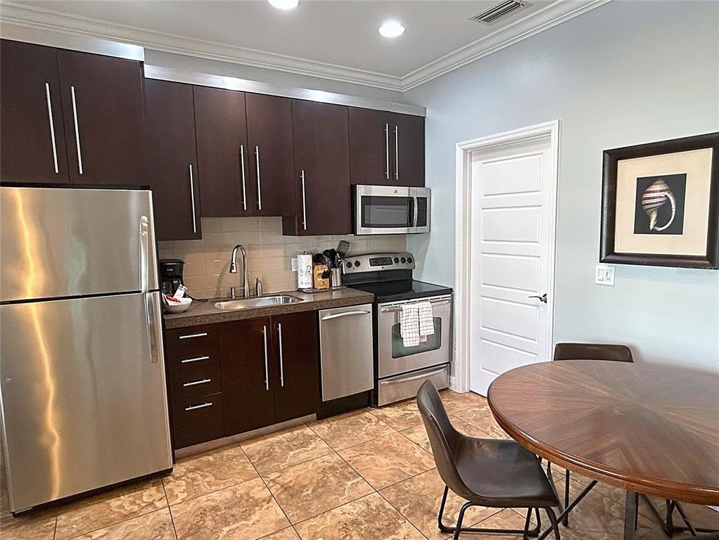Sarasota, Florida, 34242, United States, 2 Bedrooms Bedrooms, ,2 BathroomsBathrooms,Residential,For Sale,1762339