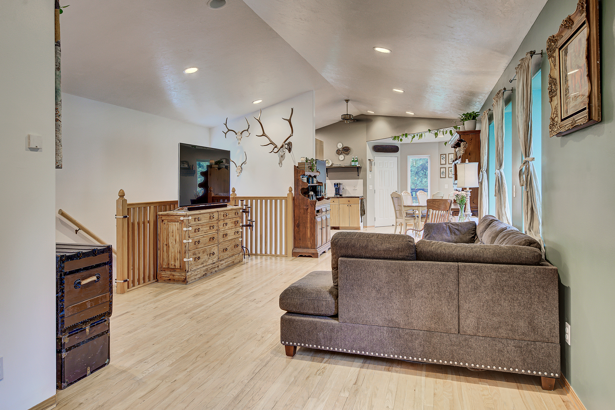 Helmville, Montana, 59743, United States, 3 Bedrooms Bedrooms, ,4 BathroomsBathrooms,Residential,For Sale,1975948