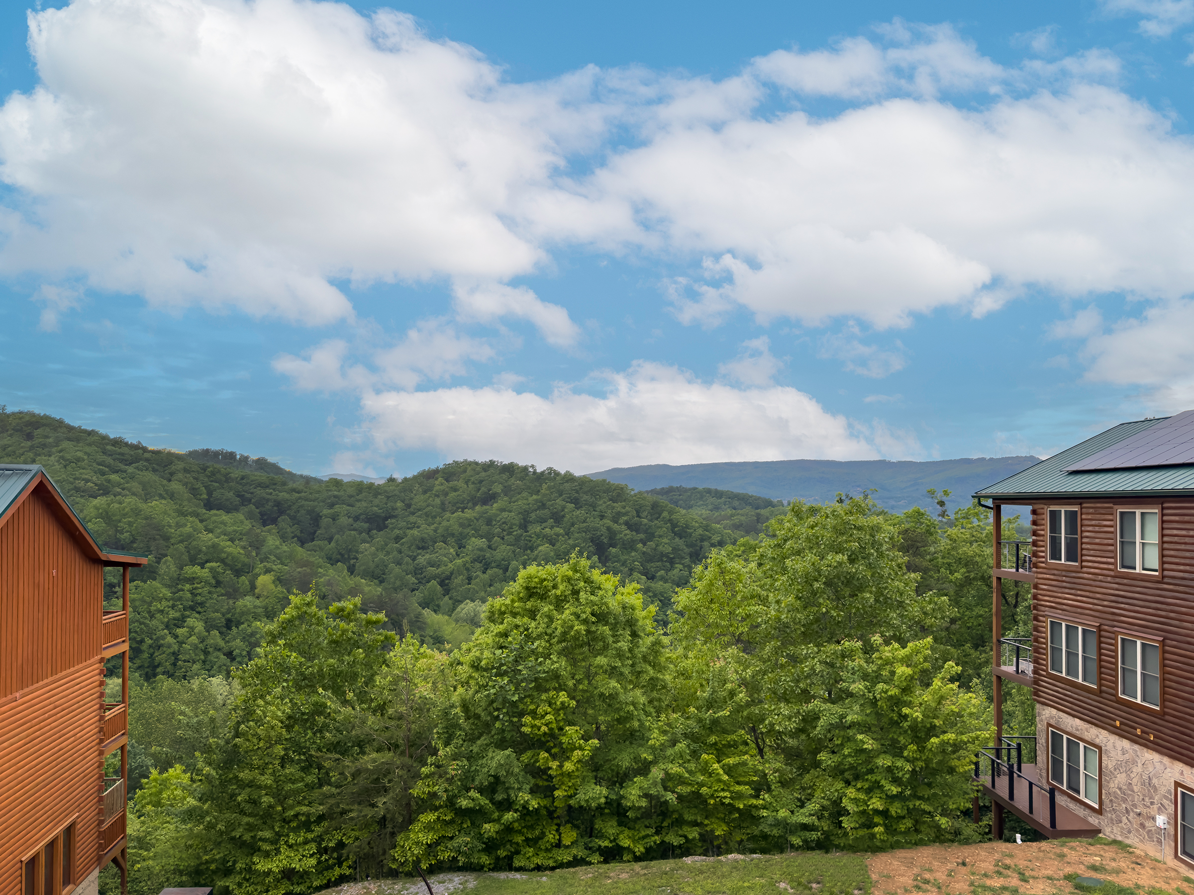 Sevierville, Tennessee, 37862, United States, 6 Bedrooms Bedrooms, ,7 BathroomsBathrooms,Residential,For Sale,1798299