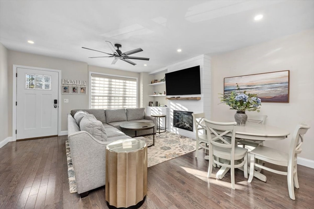 Pembroke, Massachusetts, 02359, United States, 2 Bedrooms Bedrooms, ,2 BathroomsBathrooms,Residential,For Sale,1992078