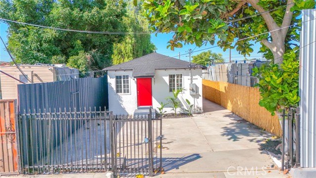 Los Angeles, California, 90002, United States, 5 Bedrooms Bedrooms, ,Residential,For Sale,2008147