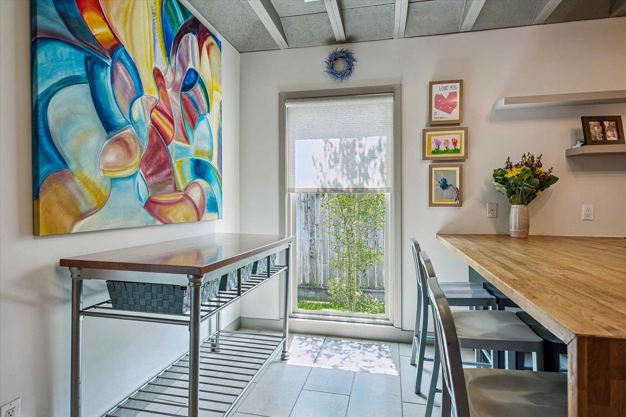  230 E 25th Street - 物件實景