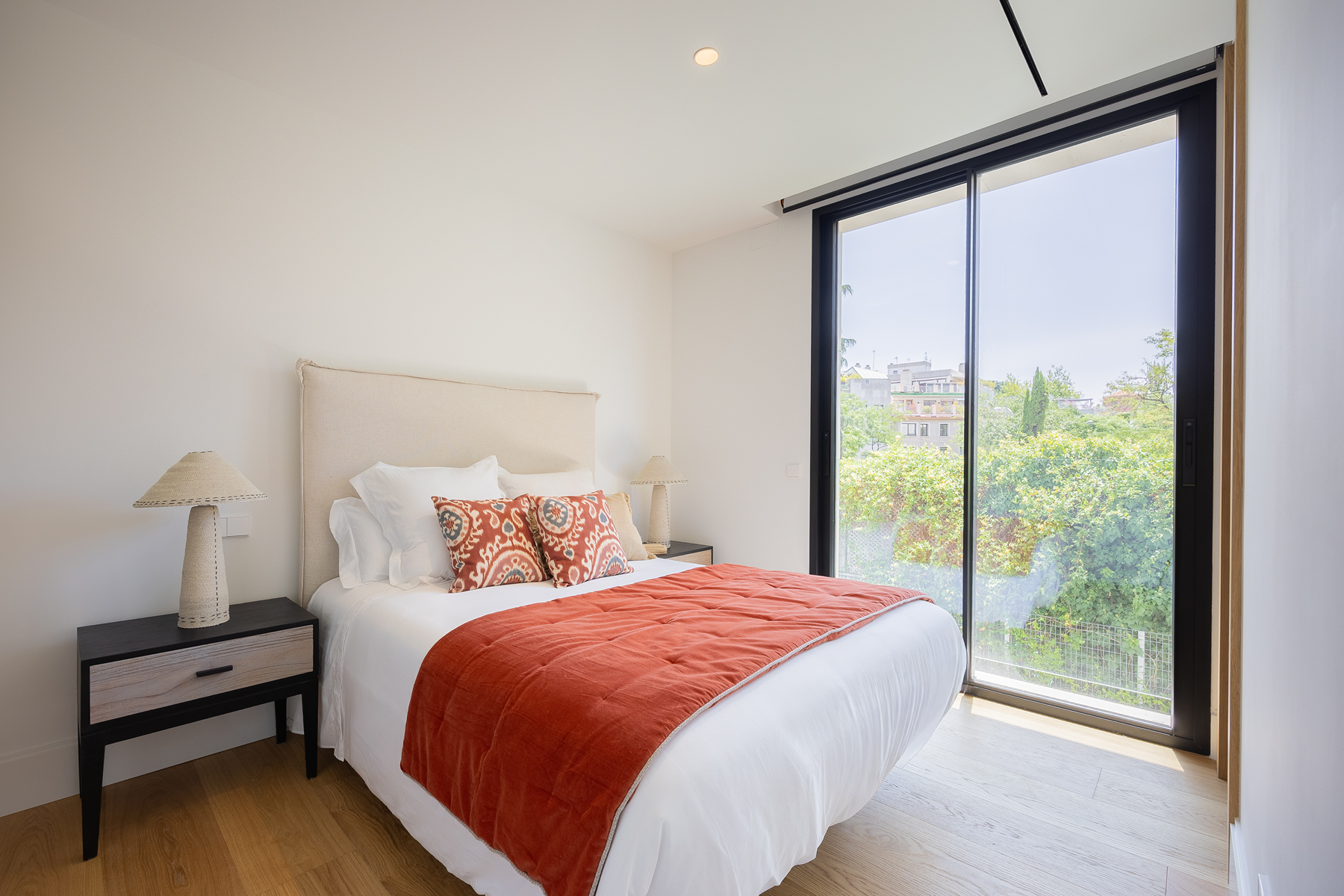  Newly built house in Viso, with pool, elevator, 5 floors, and rooftop - 物件實景