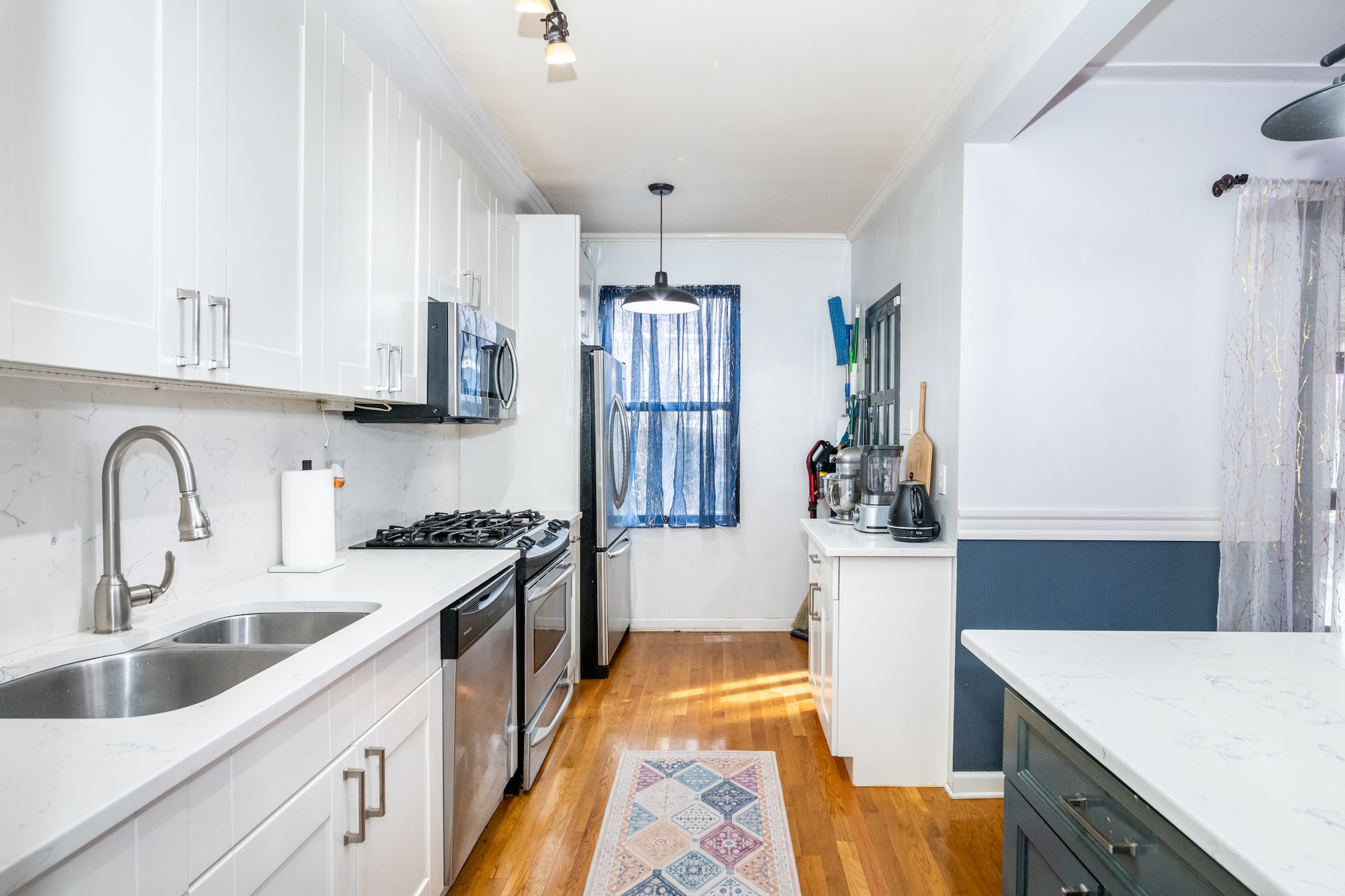  2530 Fenton Avenue - 物件實景