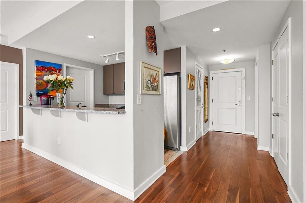 Atlanta, Georgia, 30326, United States, 2 Bedrooms Bedrooms, ,3 BathroomsBathrooms,Residential,For Sale,1949751